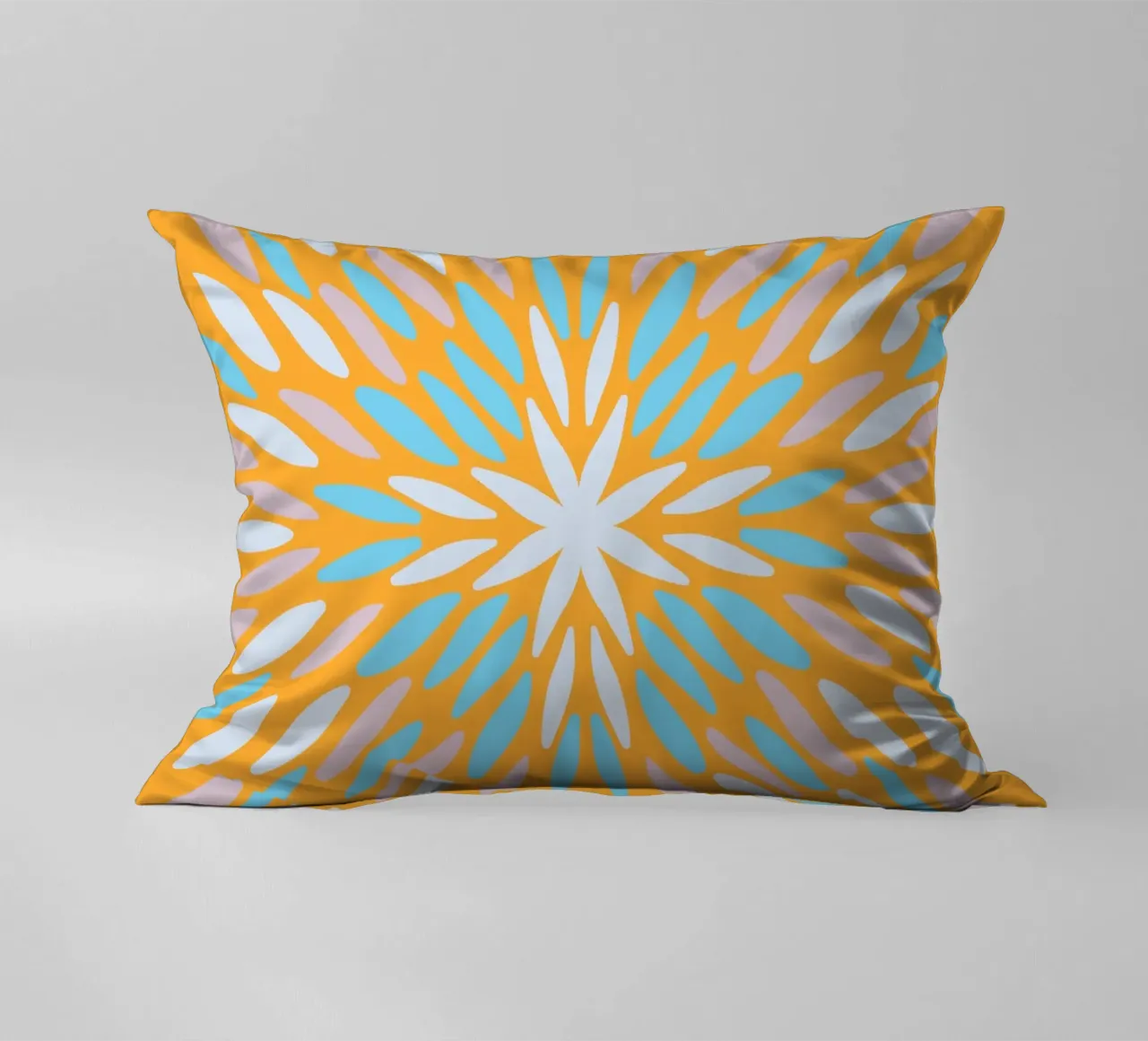 Petal burst - arancio, blu e beige cuscino da Wackapacka