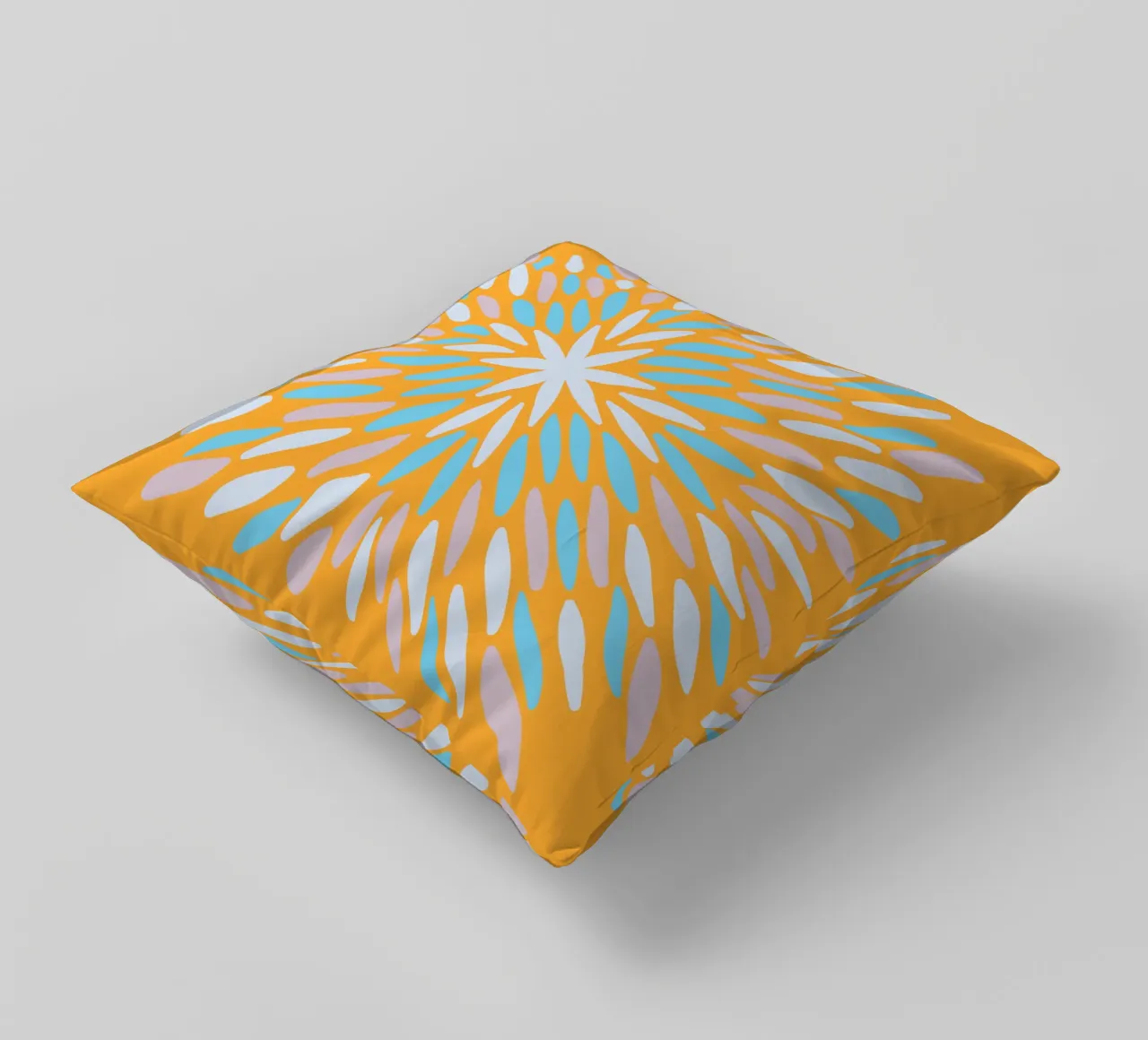 Petal burst - arancio, blu e beige cuscino da Wackapacka