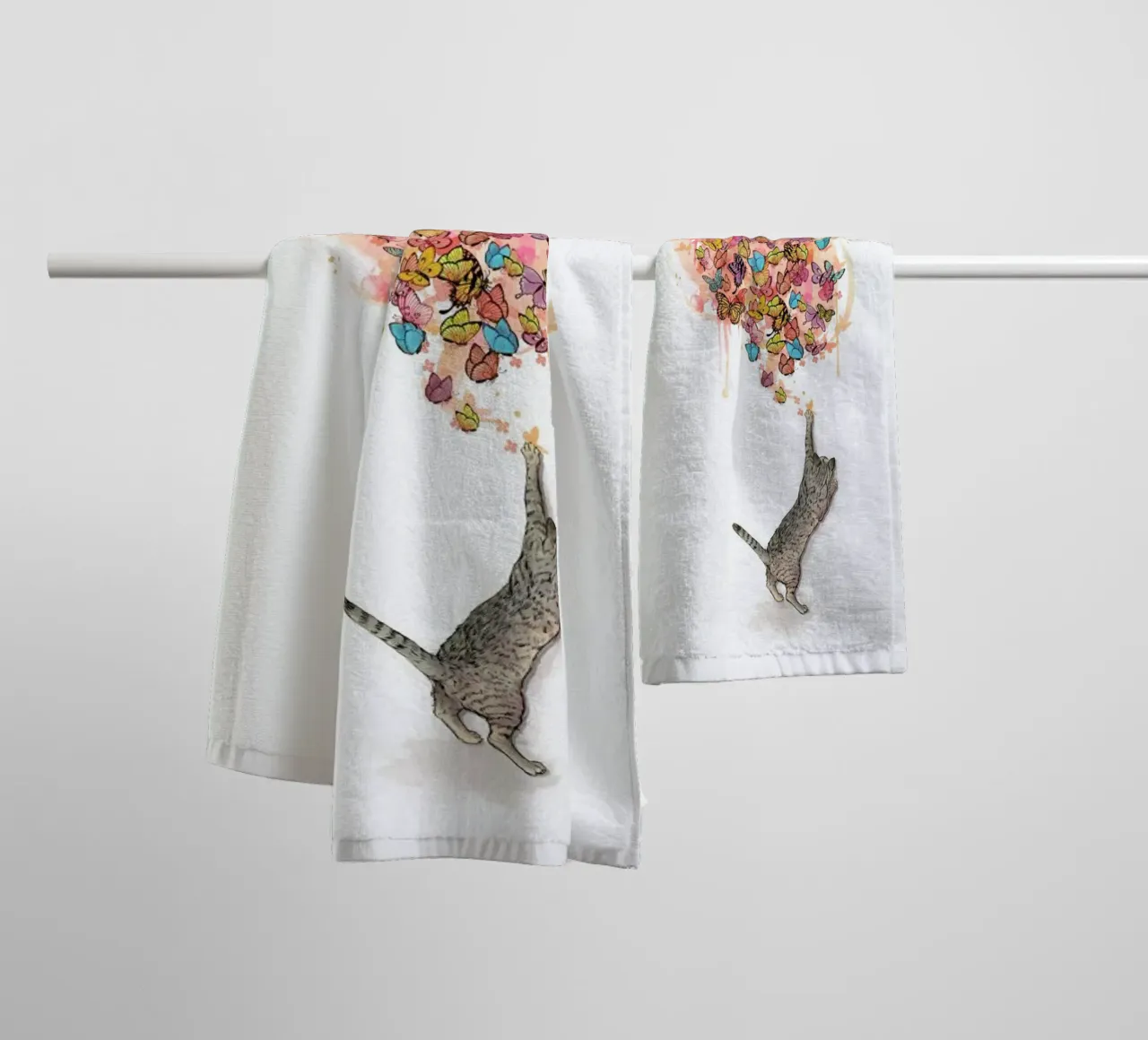 Catching Butterflies asciugamano da bagno da Laura Graves