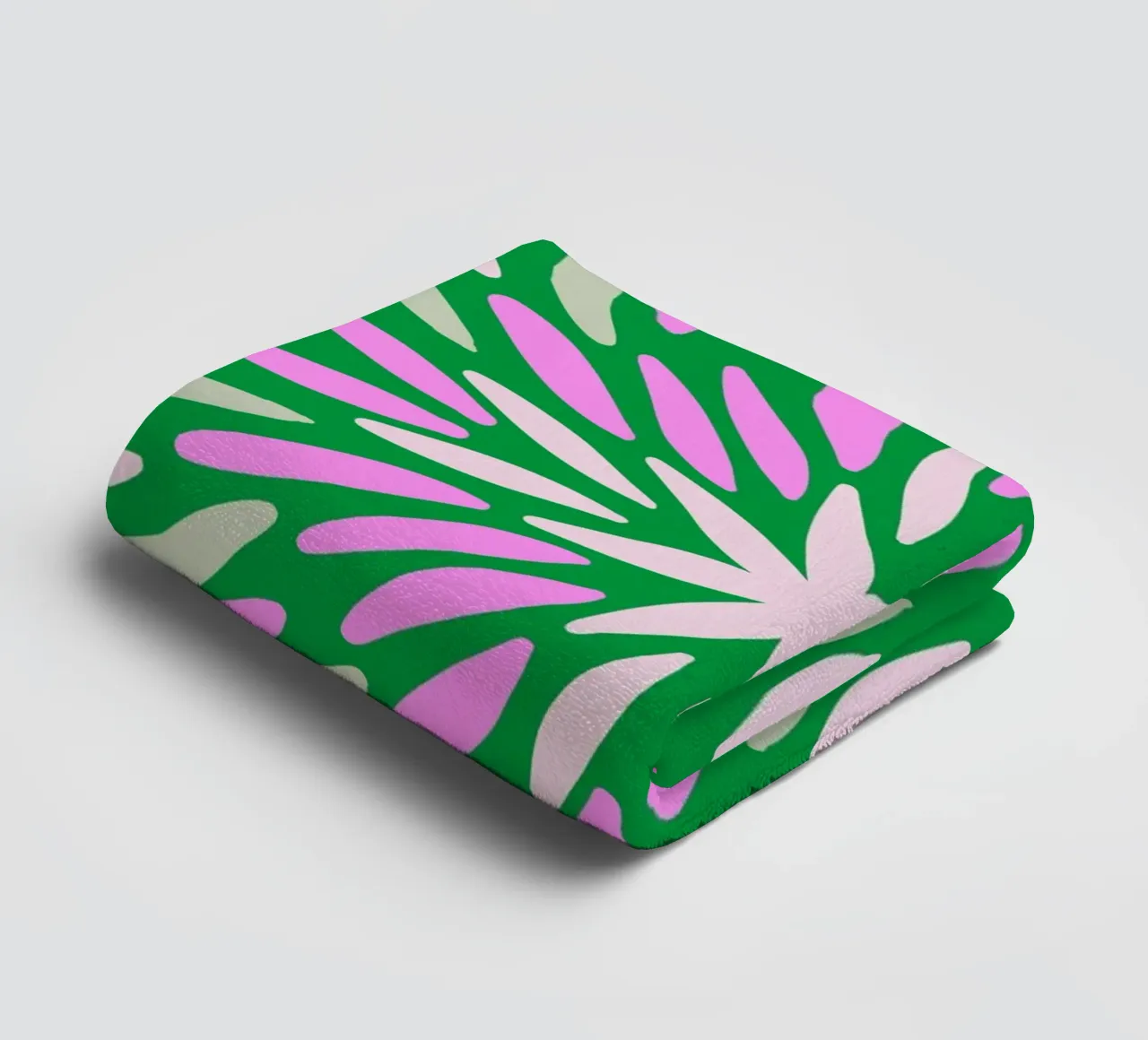 Petal burst - verde, rosa e beige asciugamano da bagno da Wackapacka