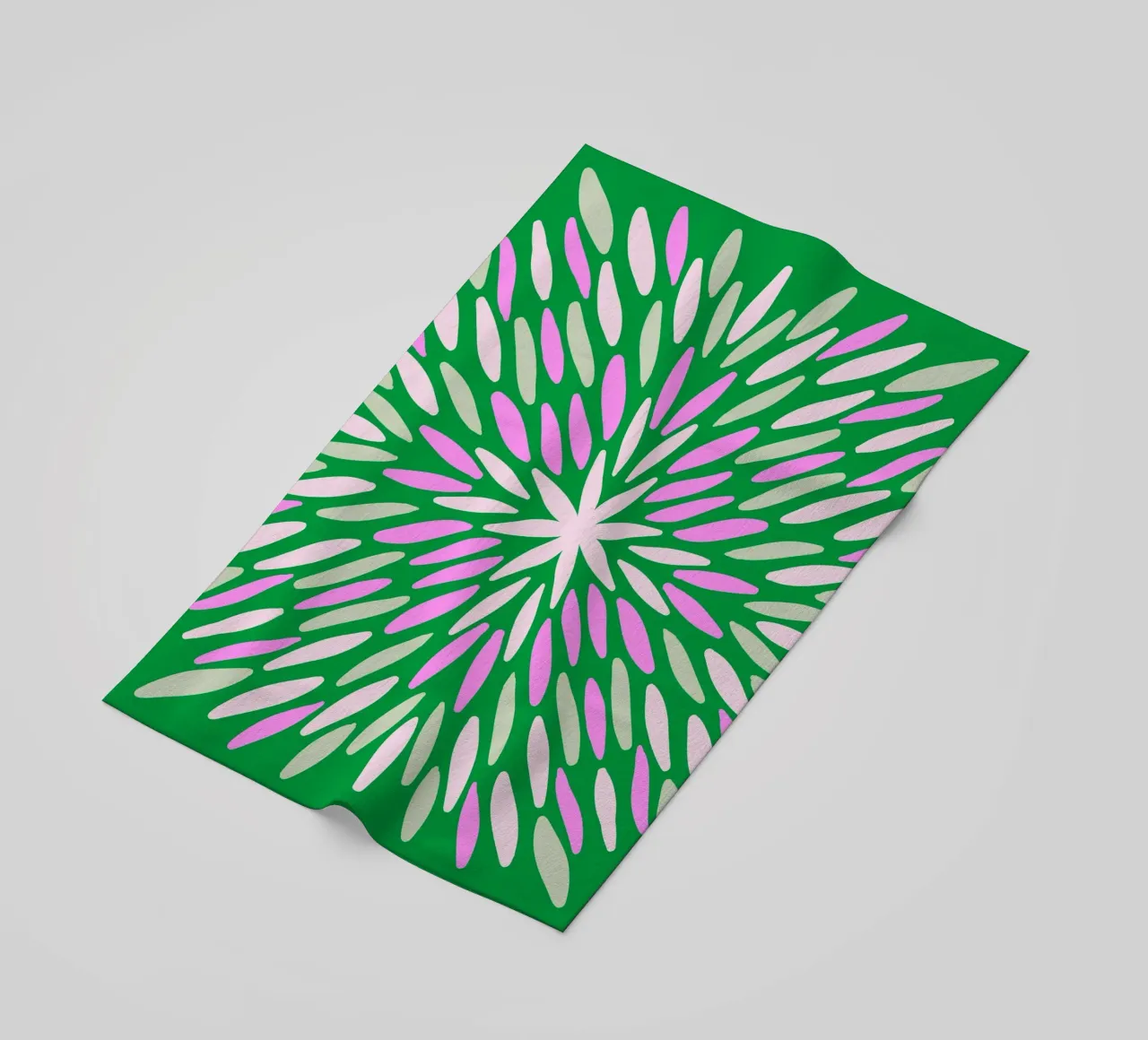 Petal burst - verde, rosa e beige telo mare da Wackapacka