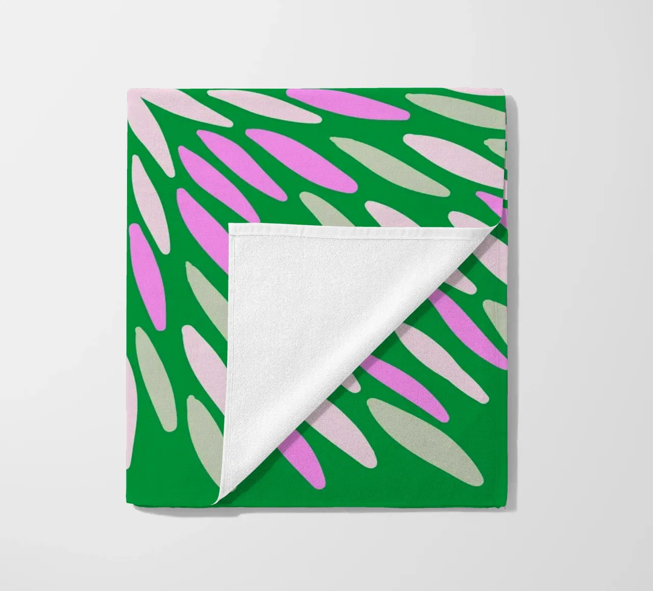 Petal burst - verde, rosa e beige telo mare da Wackapacka
