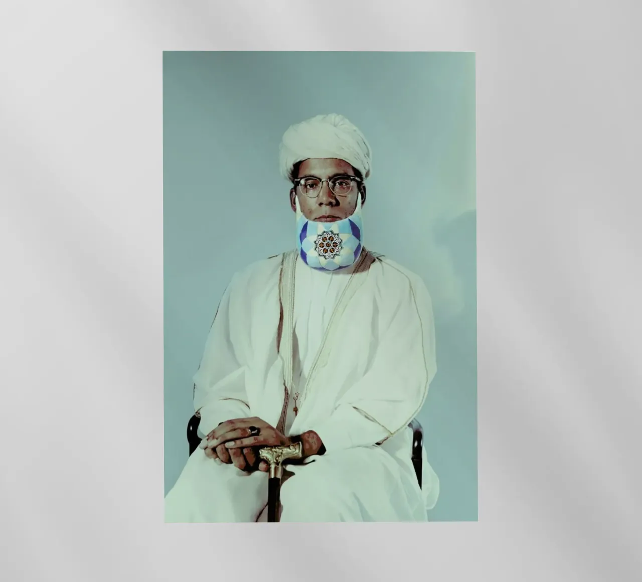 Postiche 3 pellicola backlit da Julian Wolkenstein