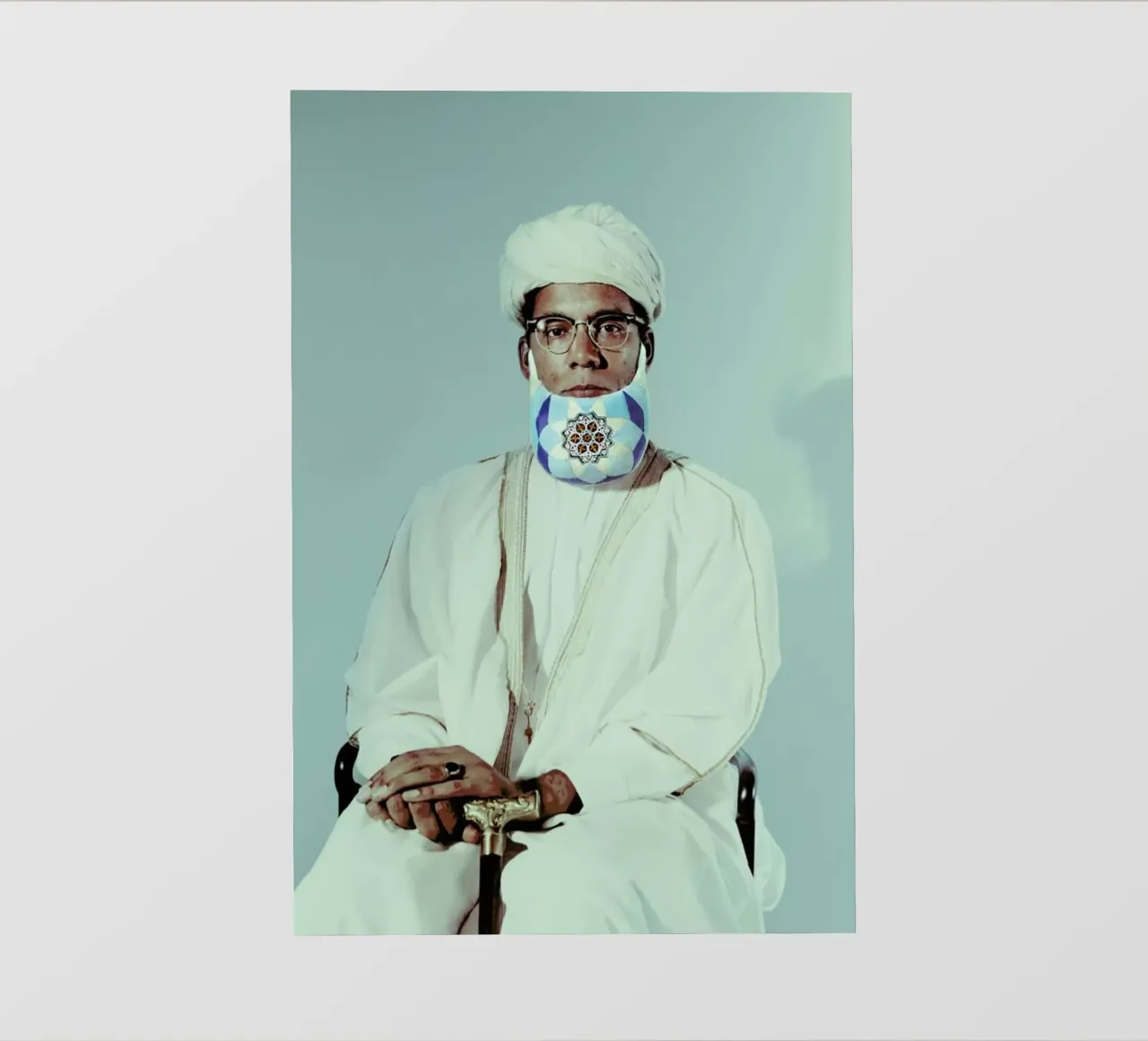 Postiche 3 pellicola backlit da Julian Wolkenstein