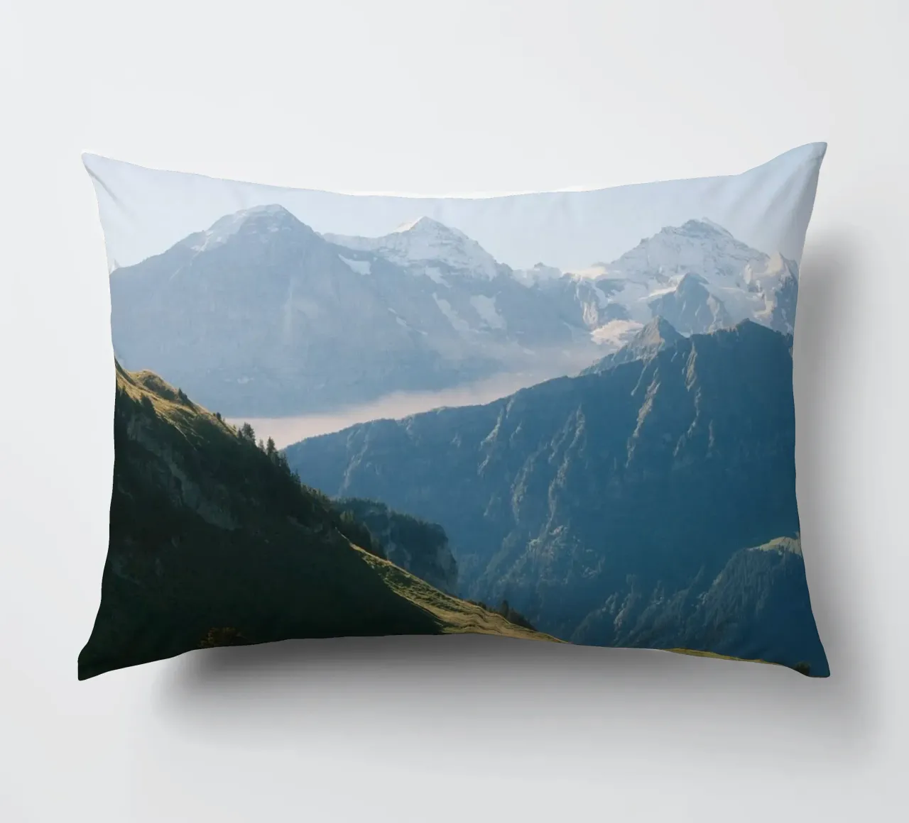 Eiger, Mönch & Jungfrau: Timeless Majesty cuscino da FujiSwiss