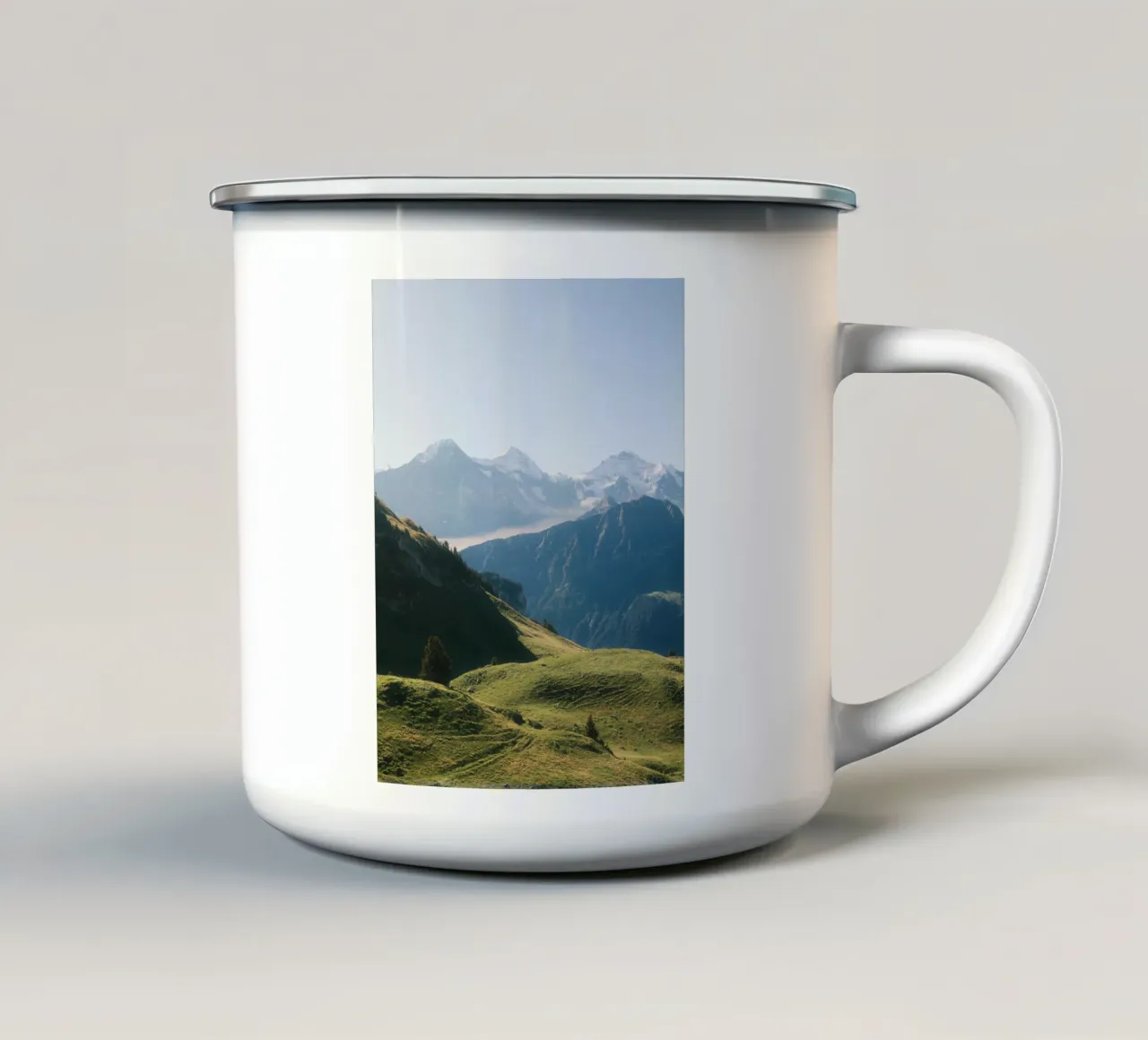 Eiger, Mönch & Jungfrau: Timeless Majesty tazza in smalto da FujiSwiss