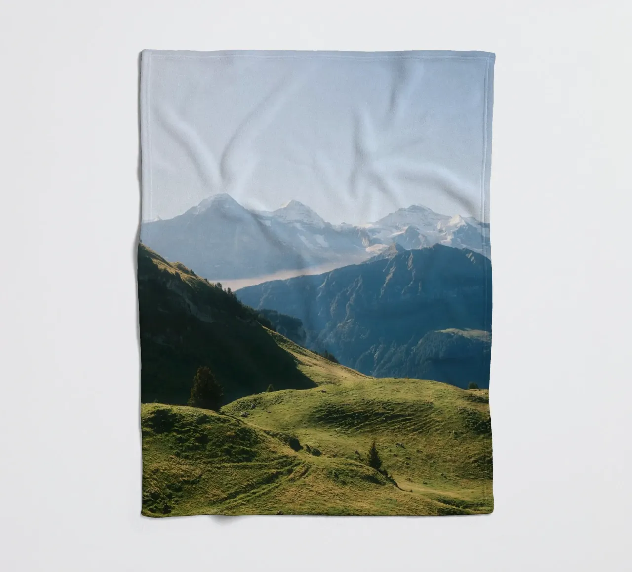 Eiger, Mönch & Jungfrau: Timeless Majesty coperta in pile da FujiSwiss
