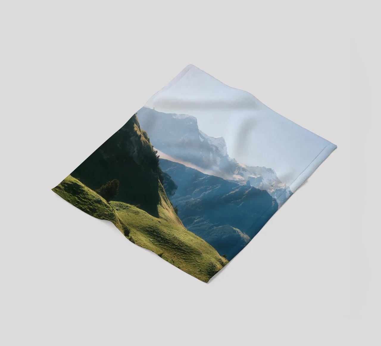 Eiger, Mönch & Jungfrau: Timeless Majesty coperta in pile da FujiSwiss