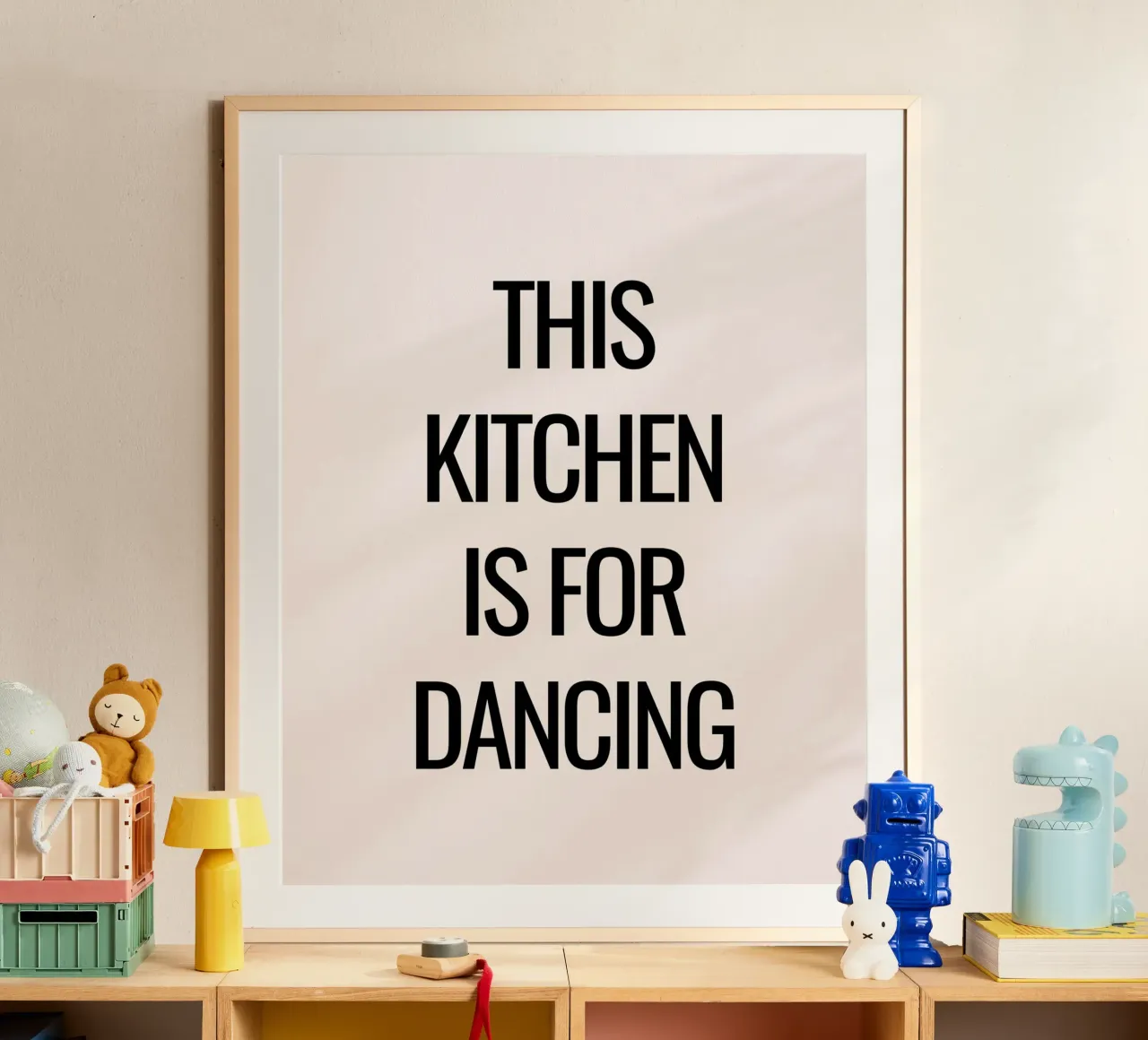 This kitchen is for dancing poster con telaio in alluminio da designsbysophia