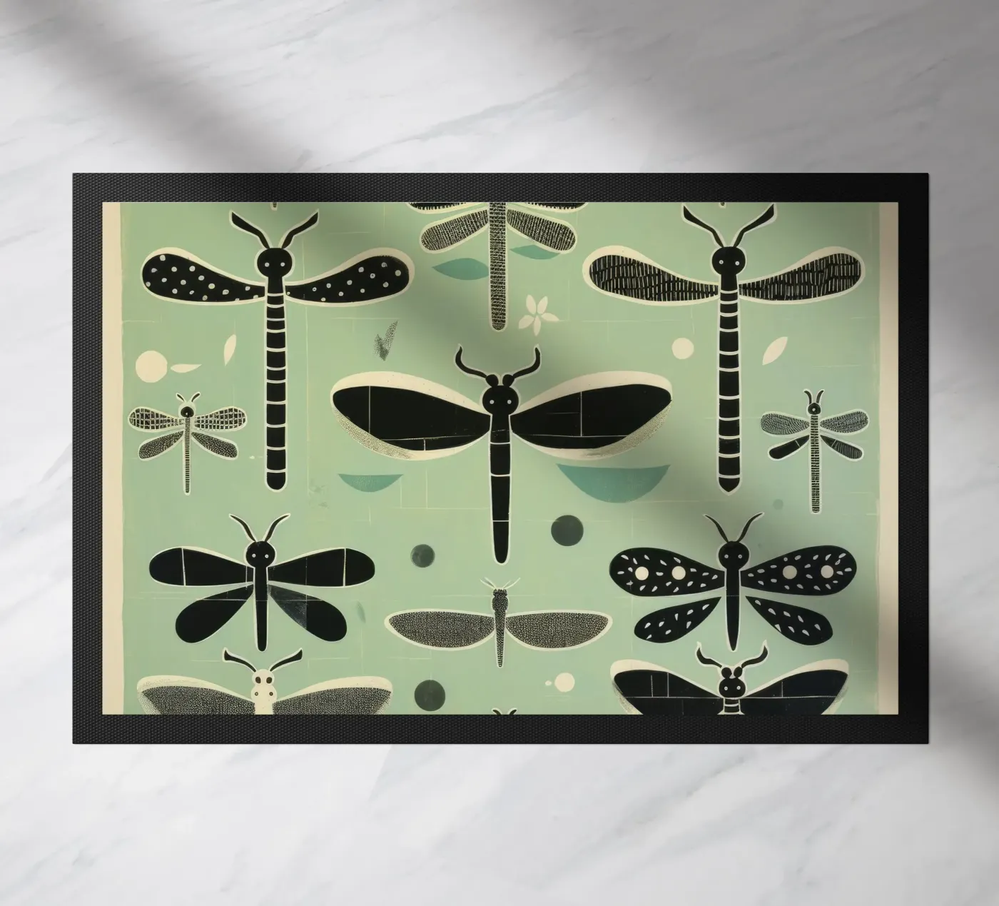 Groene libellen deurmat van Minimal Animal Art