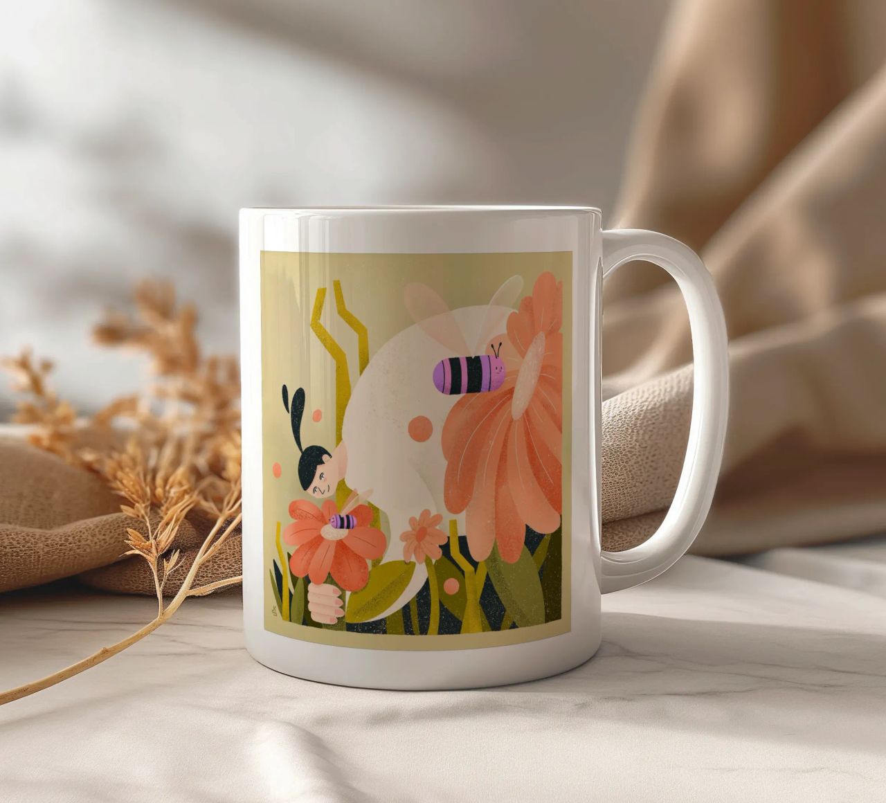 Prato fiorito con api e donna tazza in ceramica da Bold & Beautiful