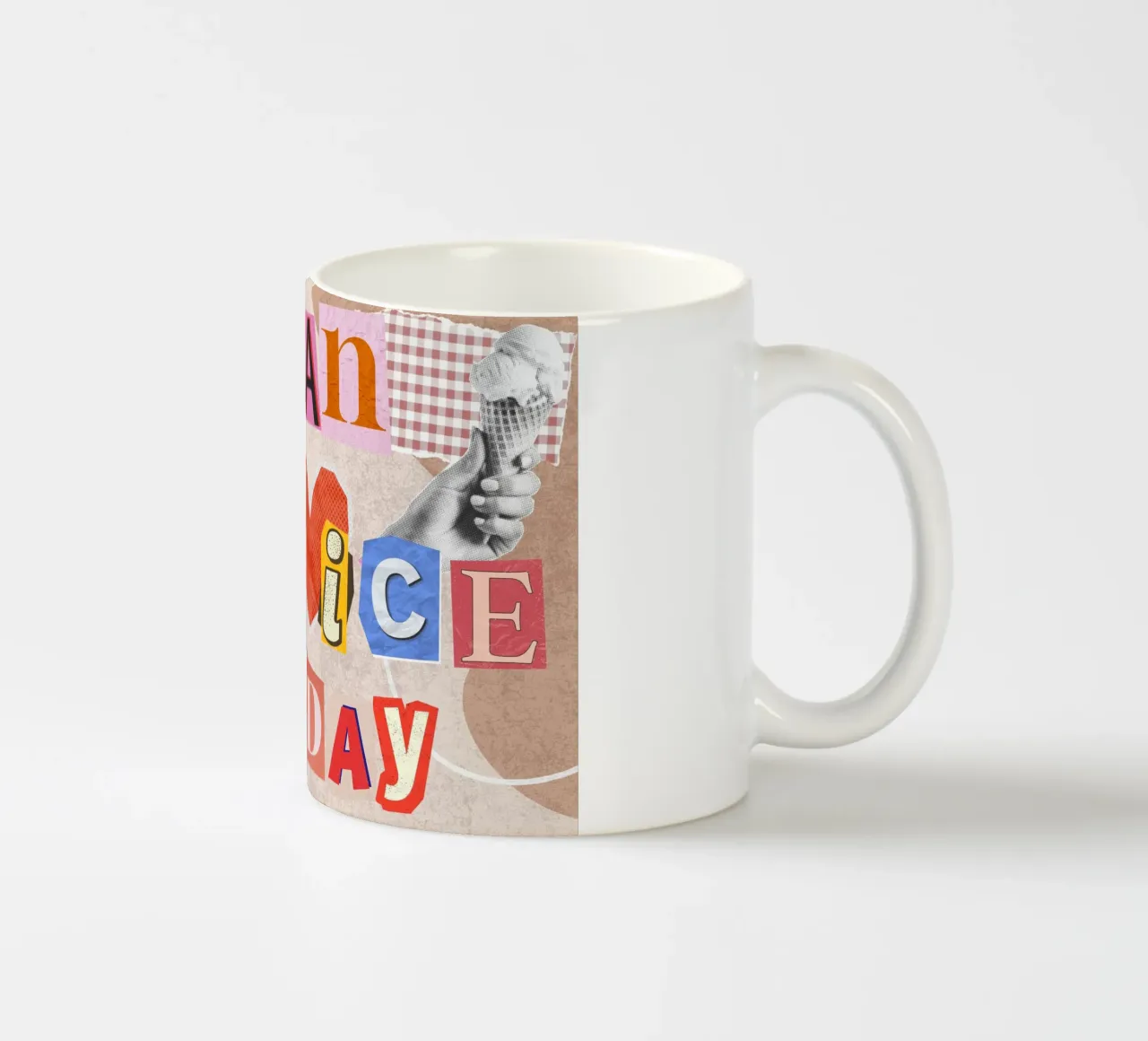Have an ice day - cool & funny pun to be nice tazza in ceramica da Collage Quotes