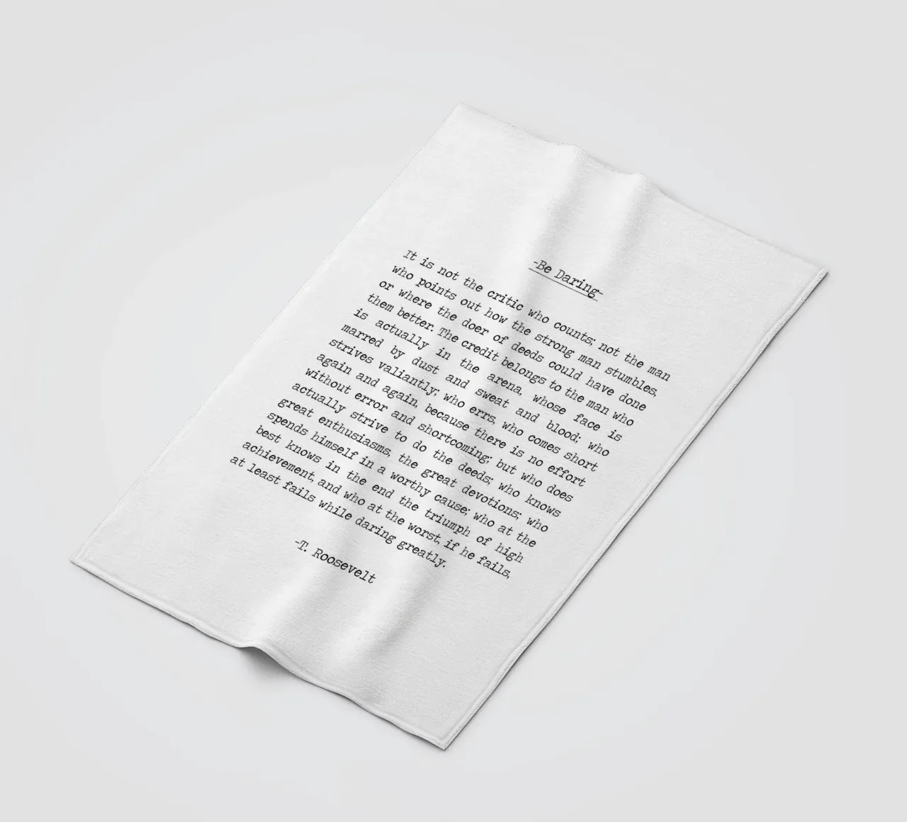 L'uomo nell'arena osando molto Theodore Roosevelt Citazione coperta in pile da Summer Soul Co. - Quotes