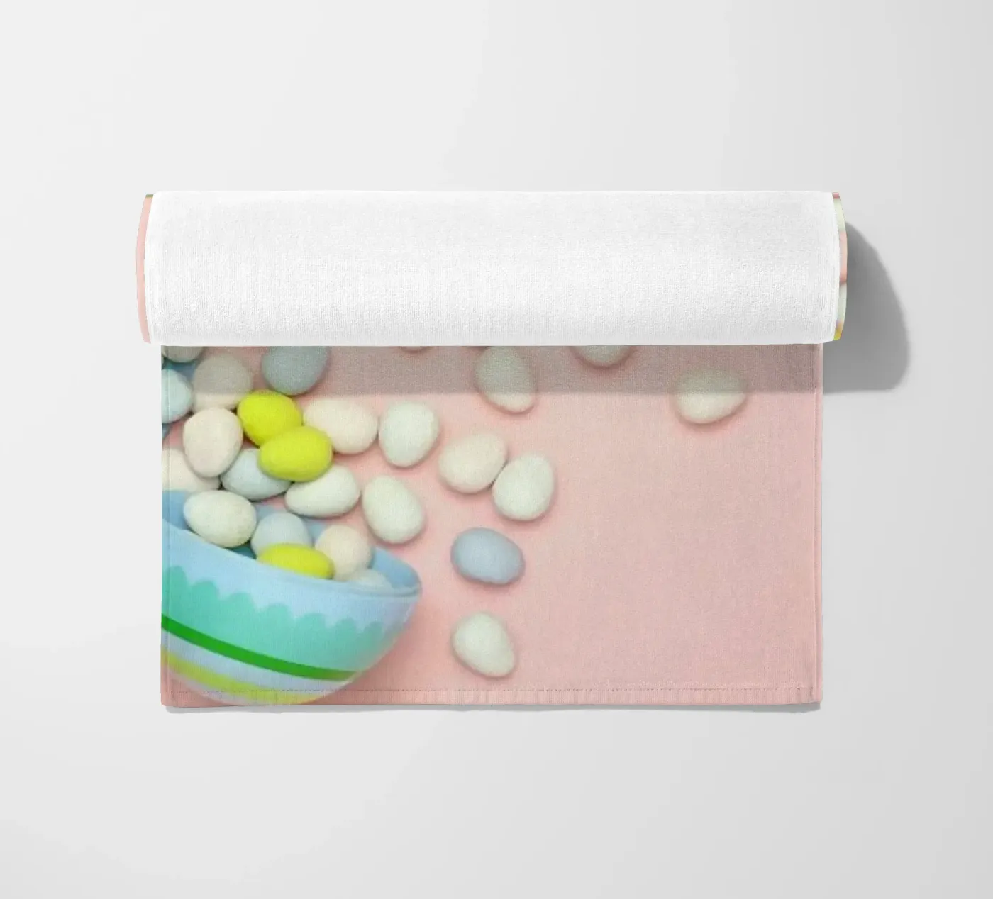 Easter Egg Spill telo mare da Juj Winn