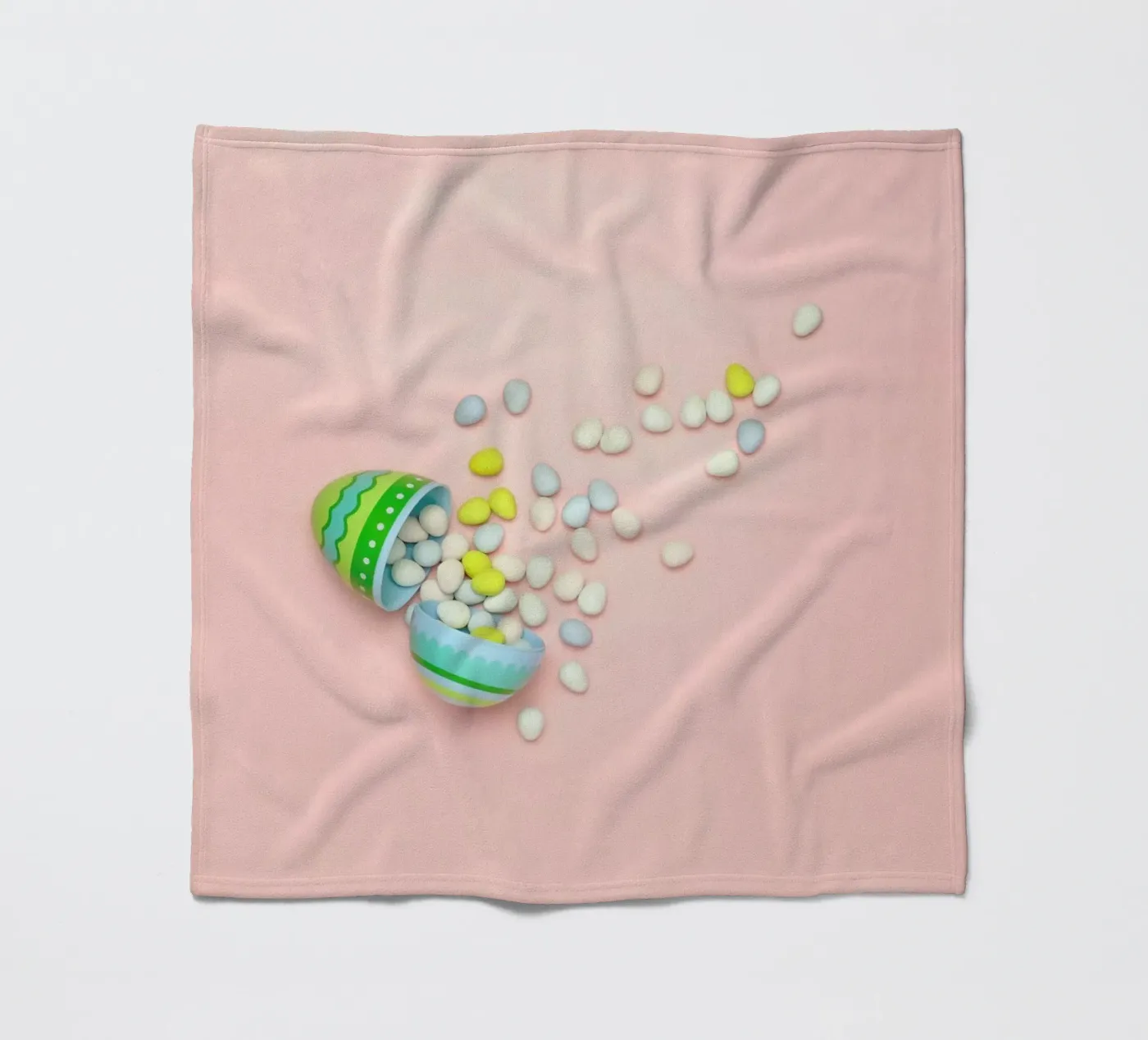 Easter Egg Spill Fleecedecke von Juj Winn