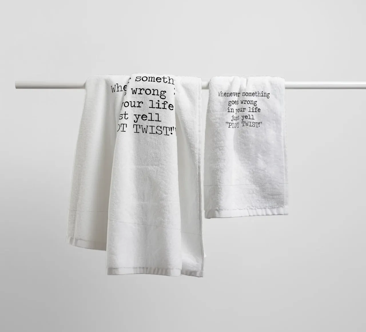 Plot Twist sei dramatisch Zitat Handtuch von Summer Soul Co. - Quotes