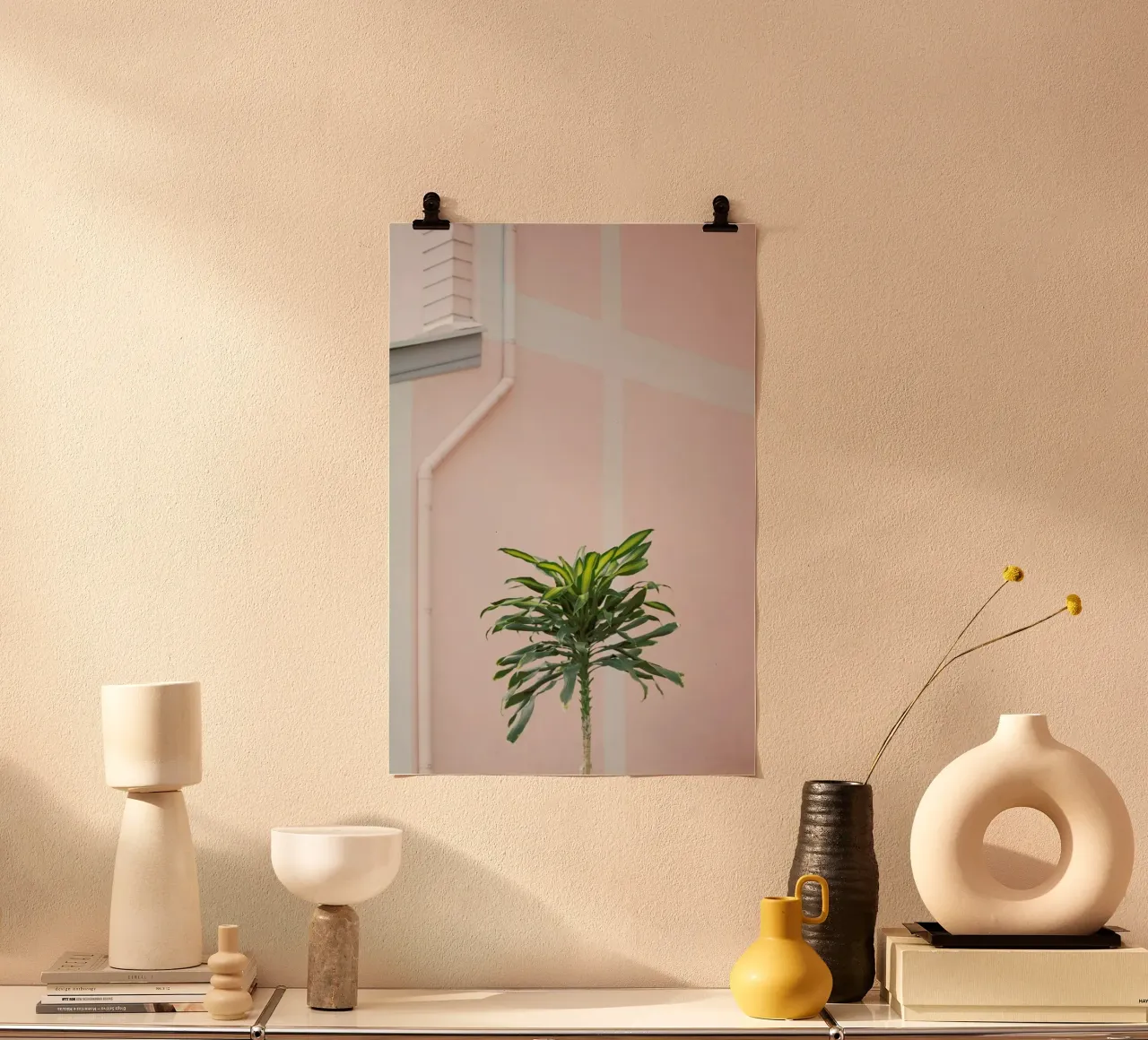 Pastel Palms poster con telaio in alluminio da Charlotte Curd