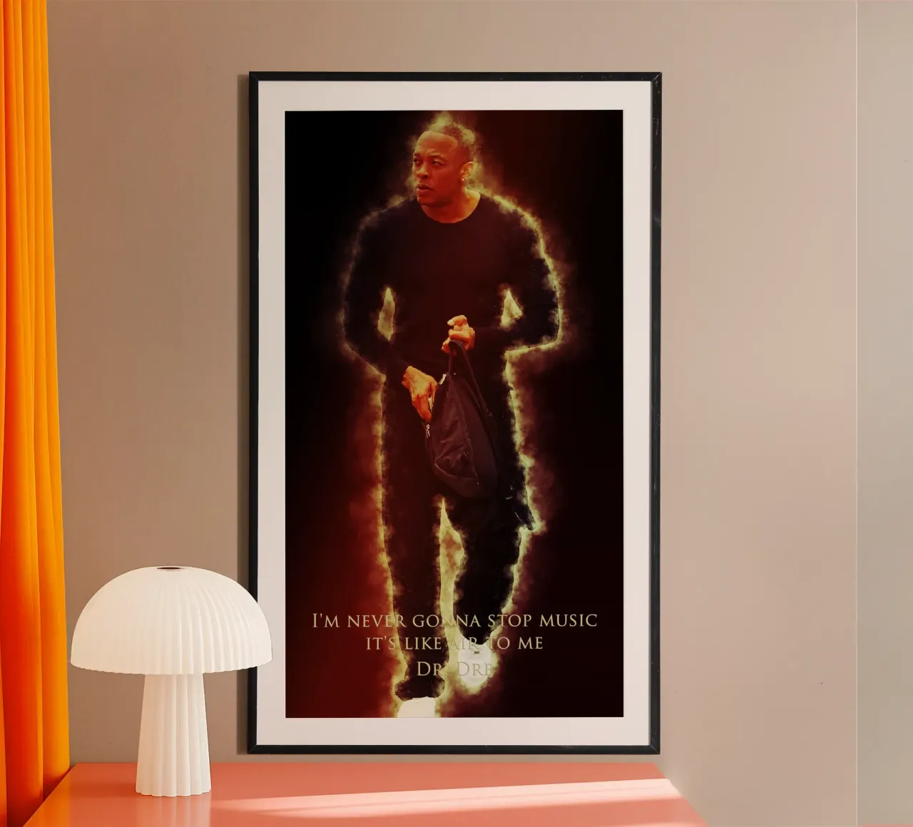 La storia di Dr. Dre poster con telaio in alluminio da neonartroom
