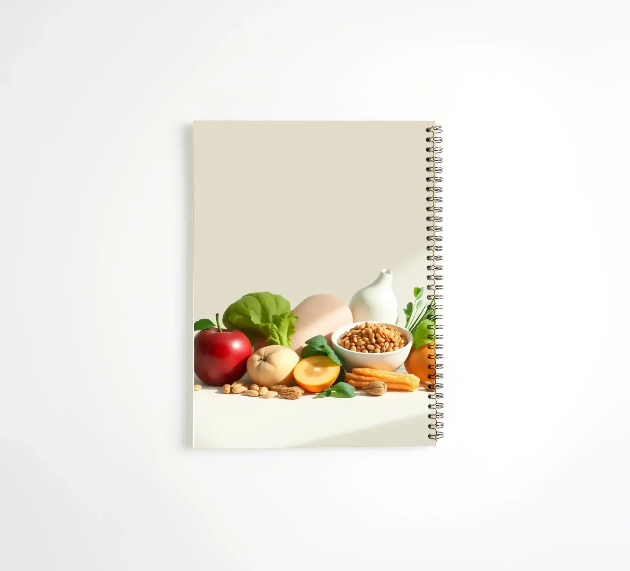 Eine bunte Mischung aus frischem Obst, Gemüse und Nüssen Ringbuch von DesignDoodle