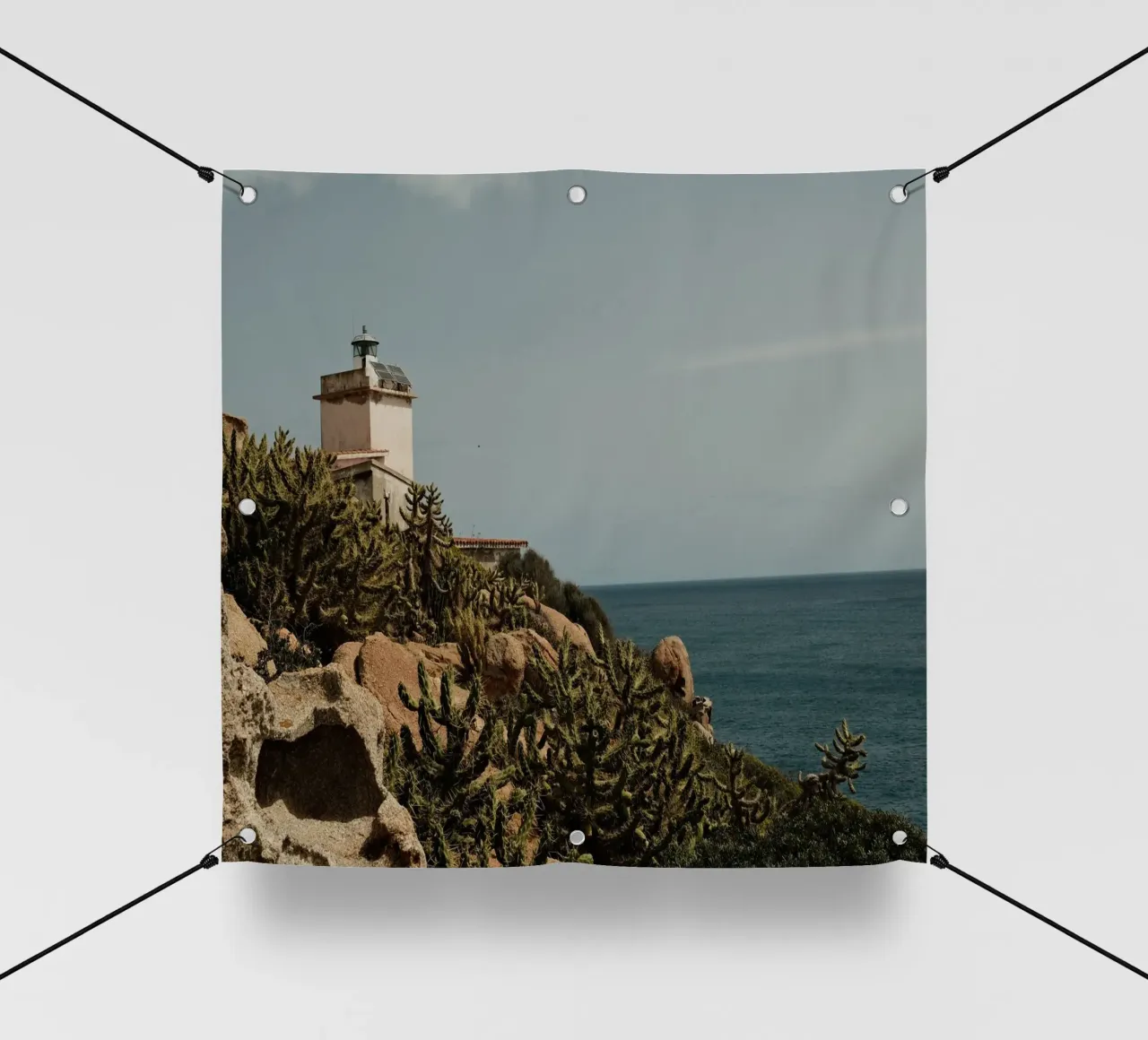 Lighthouse Overlooking the Sea telo in pvc da FujiPrints