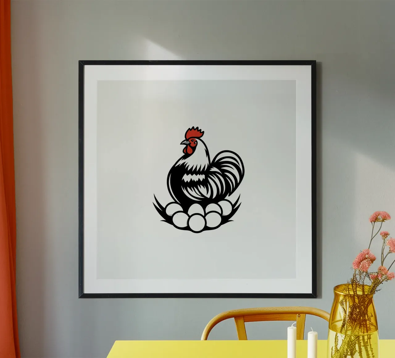 Ein Hahn steht stolz über einem Nest mit weißen Eiern Hahnemühle von DesignDoodle