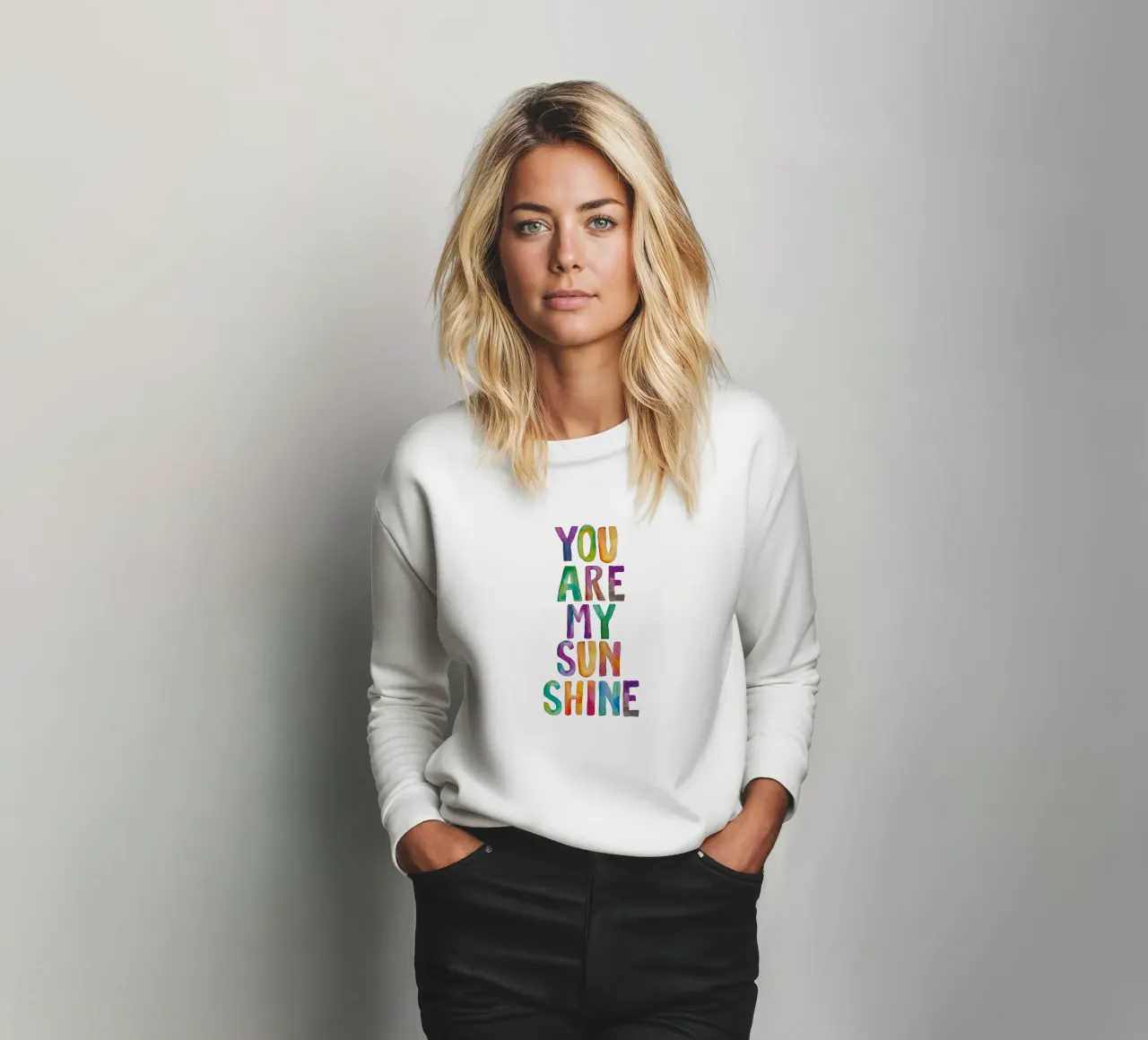 You Are My Sunshine - Design tipografico arcobaleno felpa da THE MOTIVATED TYPE