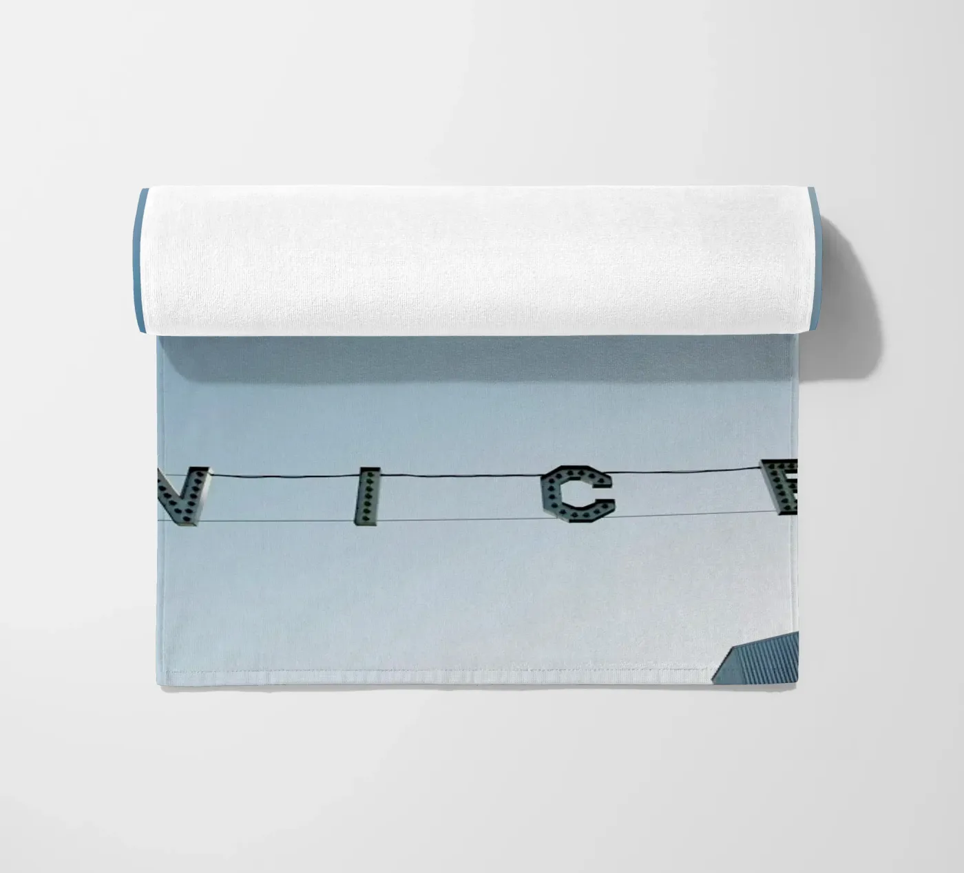 Ve-Nice strandhanddoek van Chris Abatzis