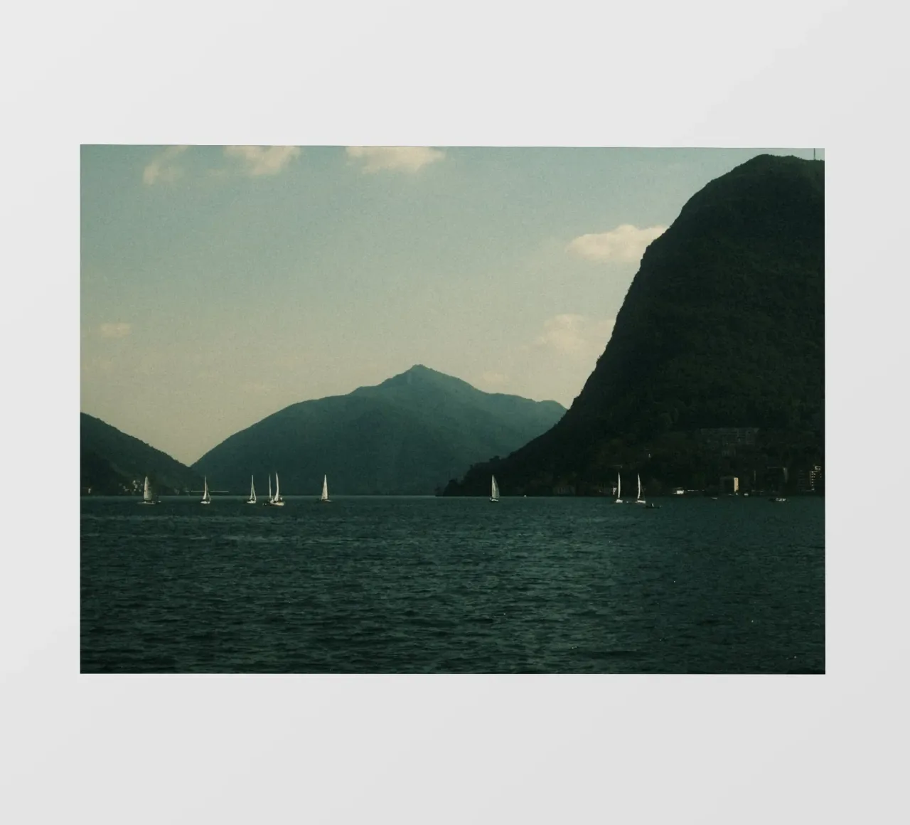 Sailboats on a Serene Lake telo in pvc da FujiPrints