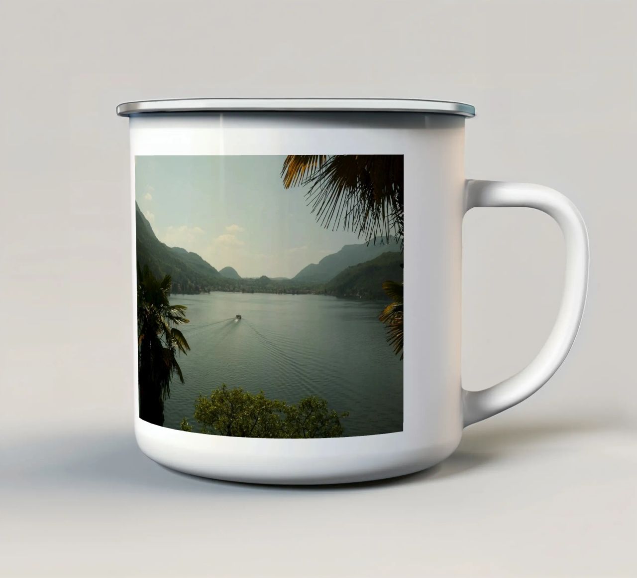 Tranquil Lake Escape tazza in smalto da FujiPrints