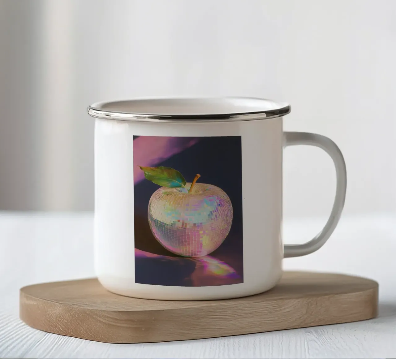 Mela Disco Ball iridescente tazza in smalto da Melloi Art Print