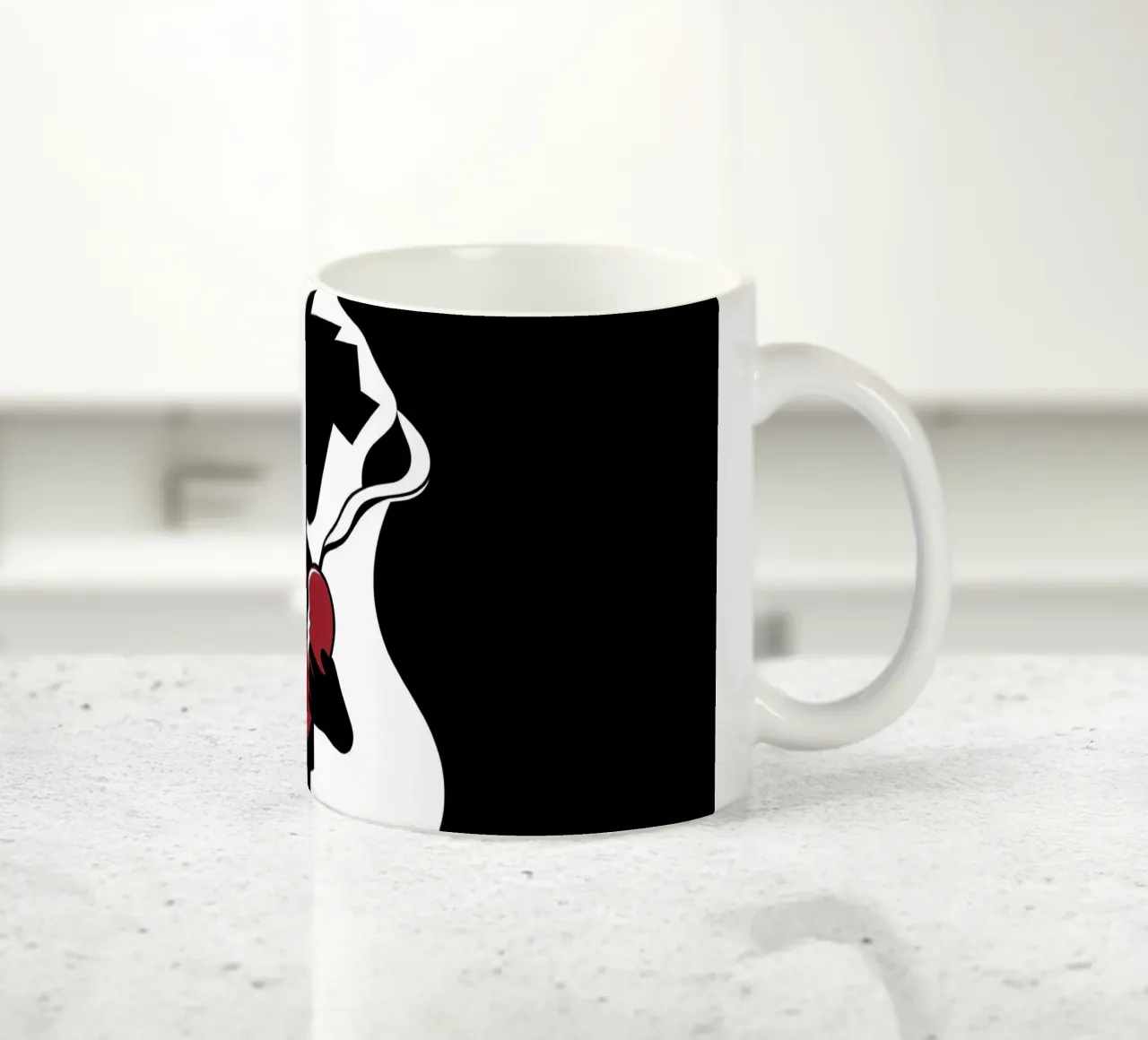 Una figura affranta tiene un cuore in frantumi tazza in ceramica da DesignDoodle