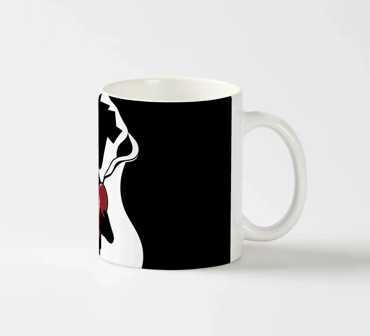Una figura affranta tiene un cuore in frantumi tazza in ceramica da DesignDoodle