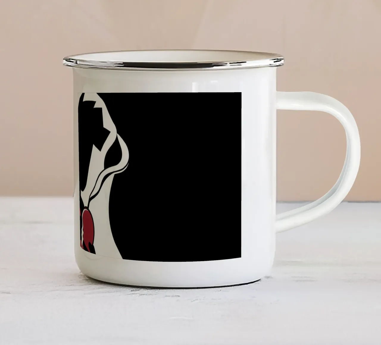 Una figura affranta tiene un cuore in frantumi tazza in smalto da DesignDoodle