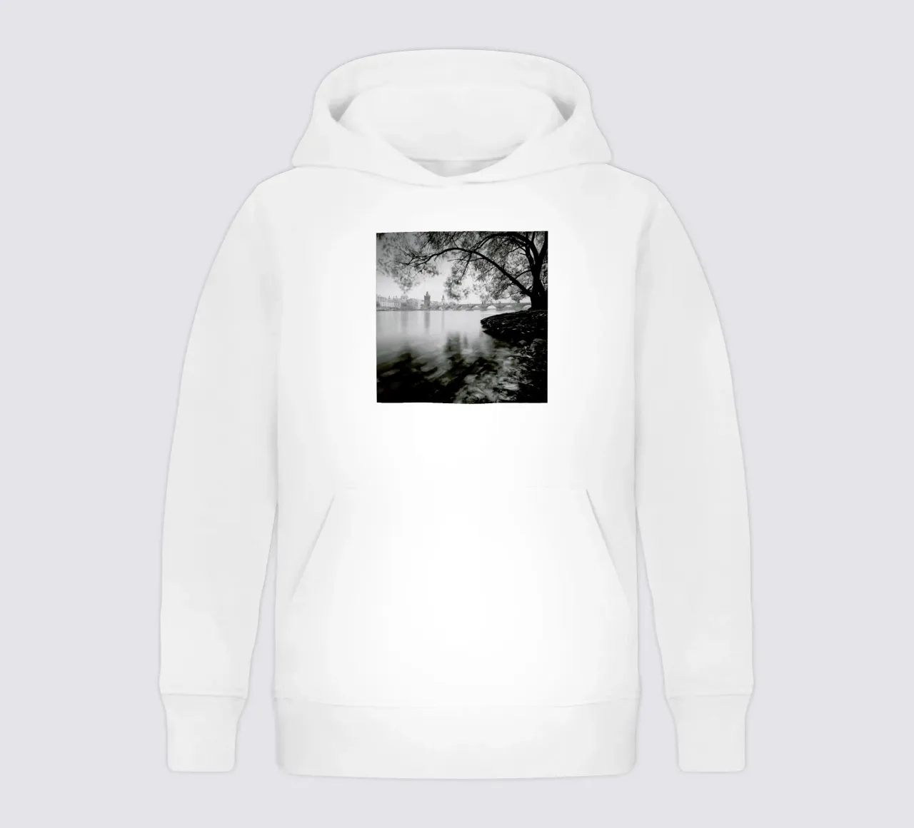 Vltava Study - Autumn Leaves, Prag Kinder Hoodie von Håggard Photography | Ronny Behnert