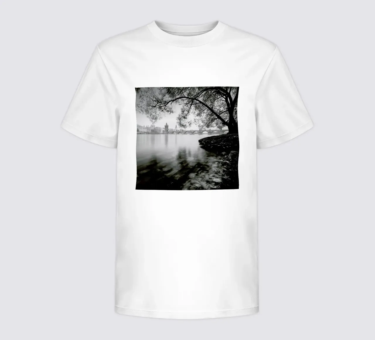 Vltava Study - Autumn Leaves, Prag kids t-shirt by Håggard Photography | Ronny Behnert