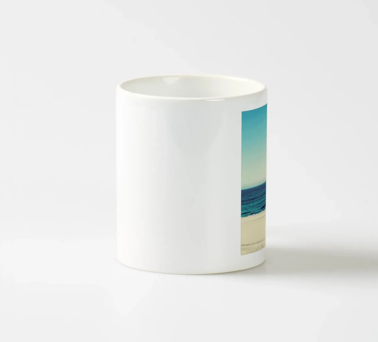 Beach Feeling tazza in ceramica da Ingrid Beddoes