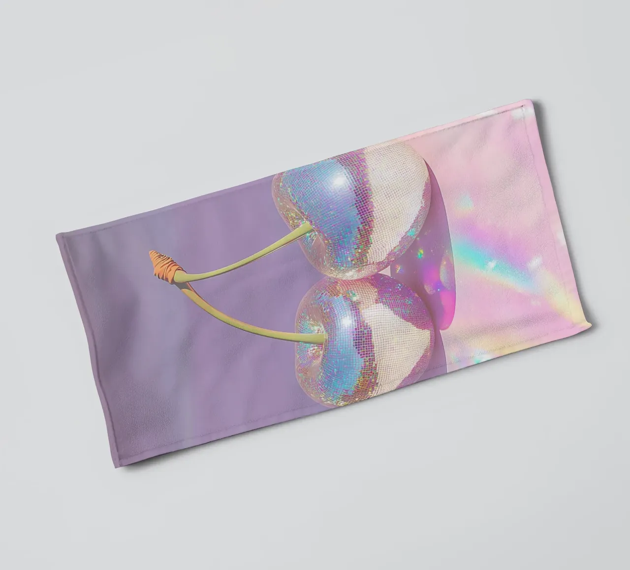 Ciliegie frizzanti a palla da discoteca asciugamano da bagno da Melloi Art Print