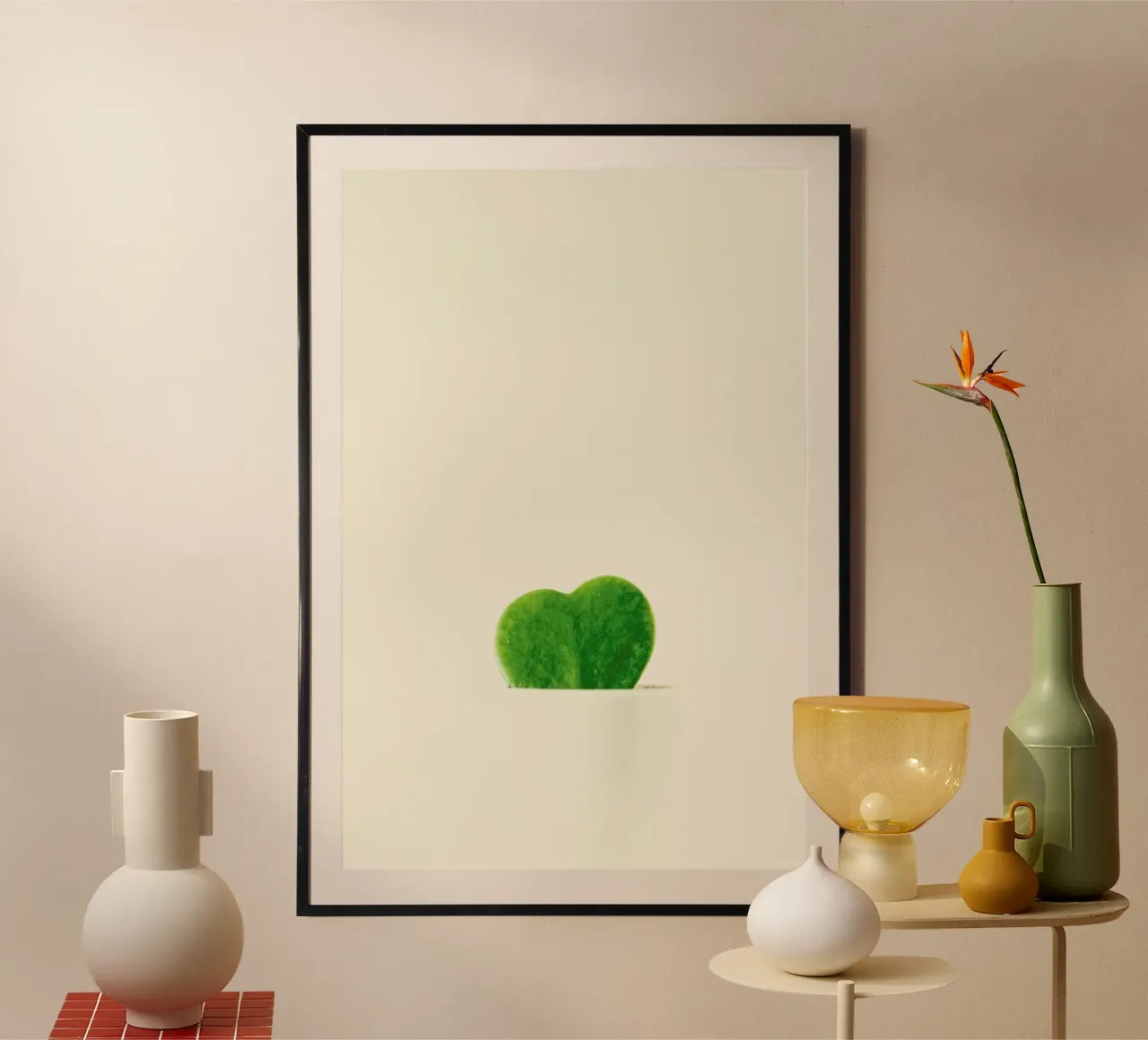 Cactus Heart poster con telaio in legno da Ingrid Beddoes