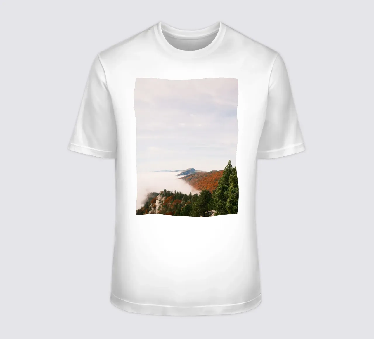 Misty Mountain View in Autumn t-shirt da FujiSwiss