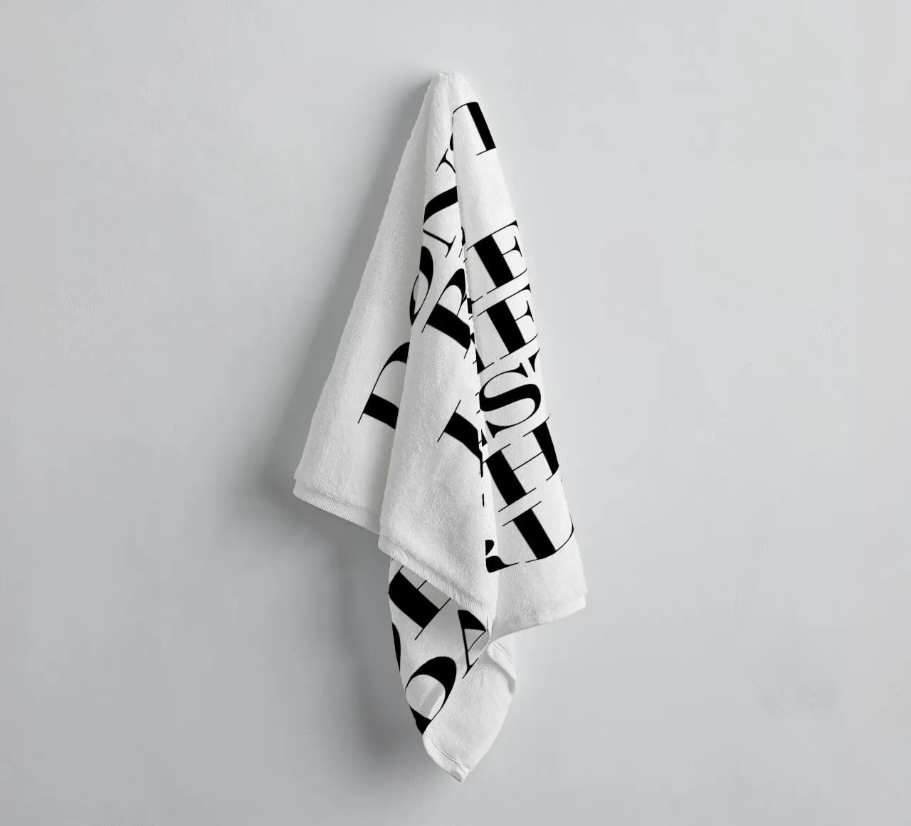 Wees niet zoals de rest lieverd badhanddoek van THE MOTIVATED TYPE