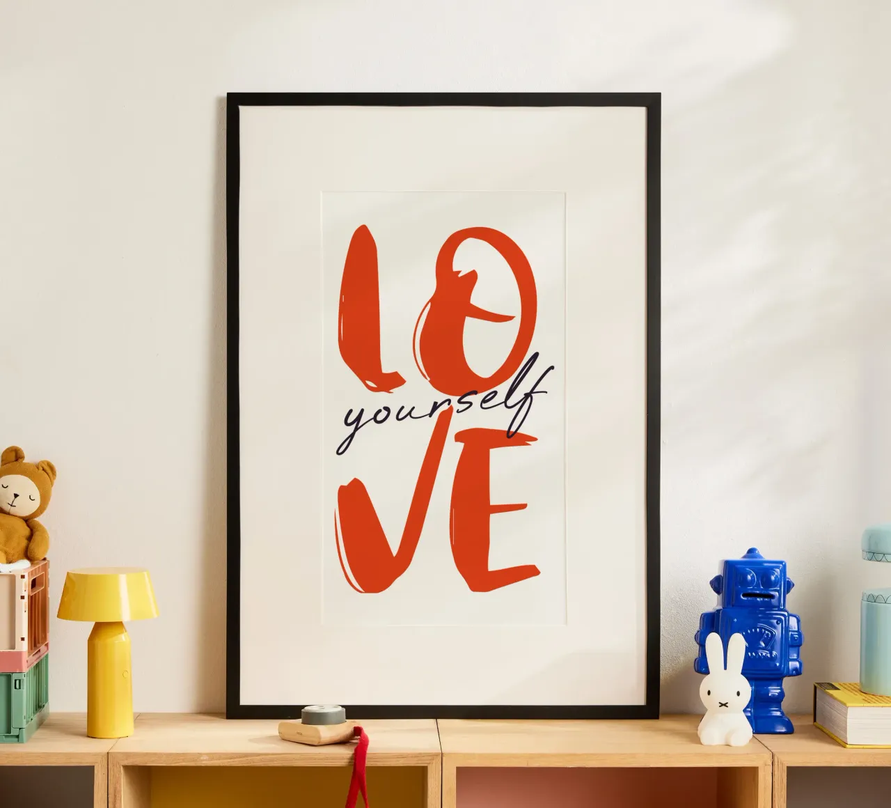 Love yourself - red poster con telaio in plastica da pierosvisuals