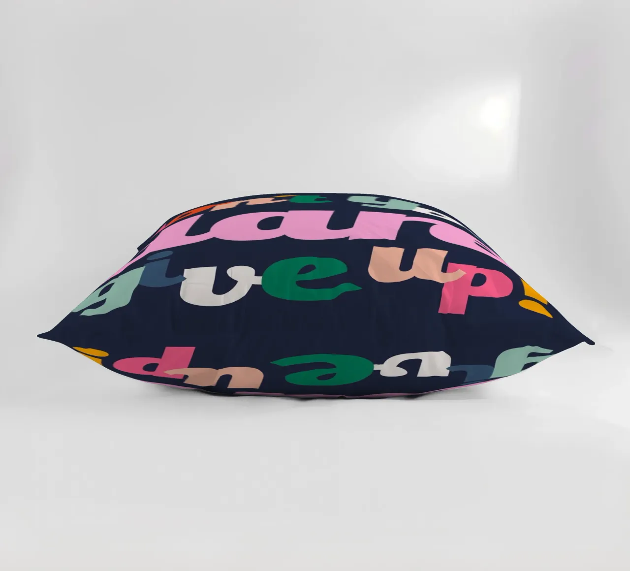 Don't You Dare Give Up cuscino da susanapaz