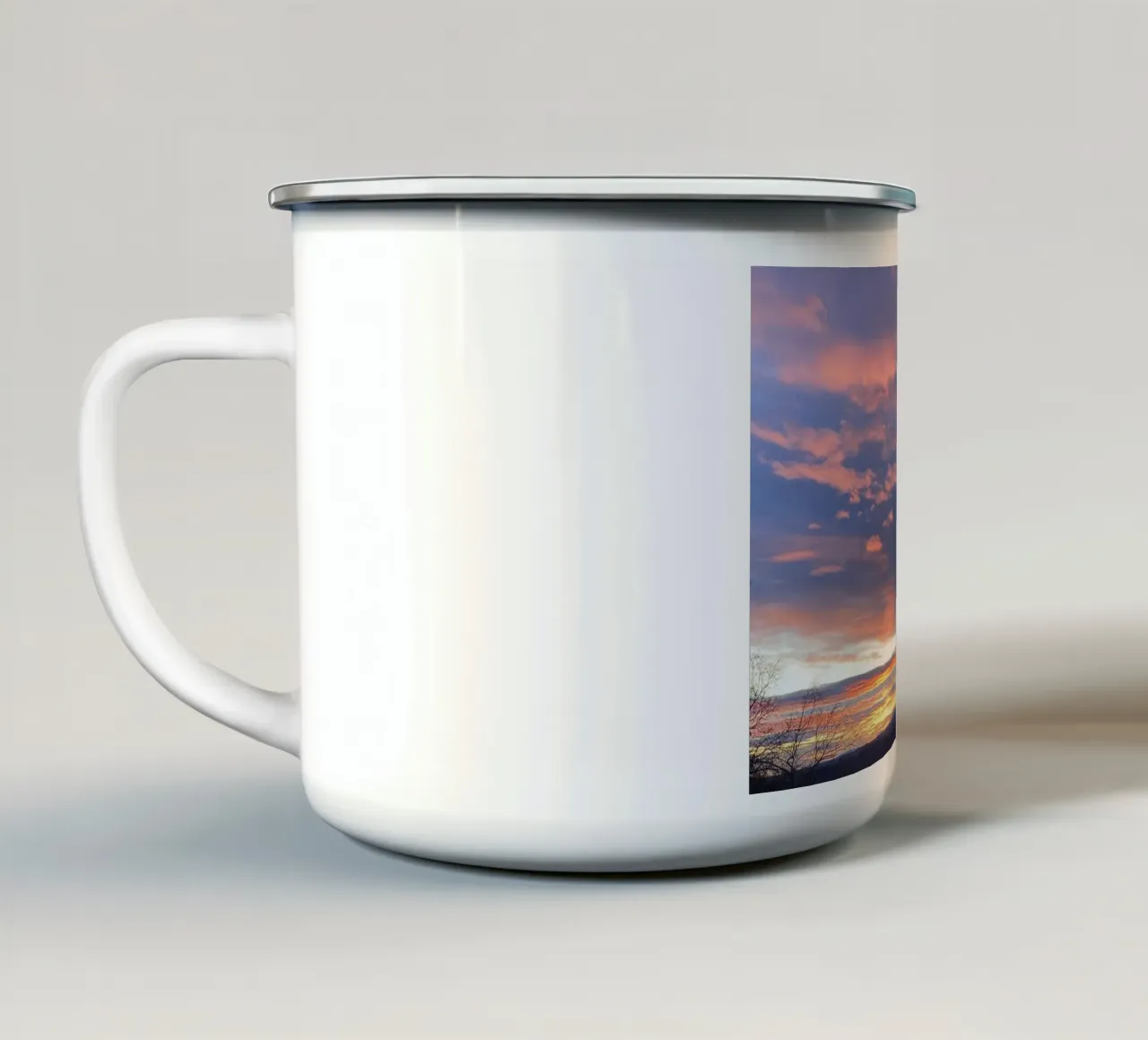 L'alba ai piedi delle Alpi tazza in smalto da Art Studio by Iris