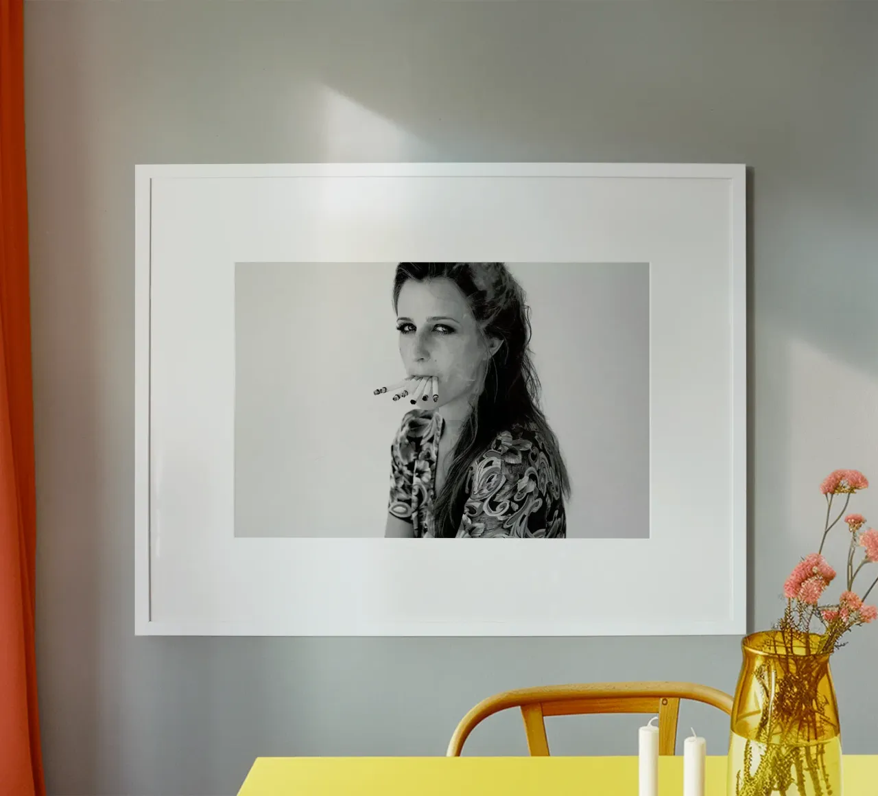 Smoke poster con telaio in plastica da Aysha Banos