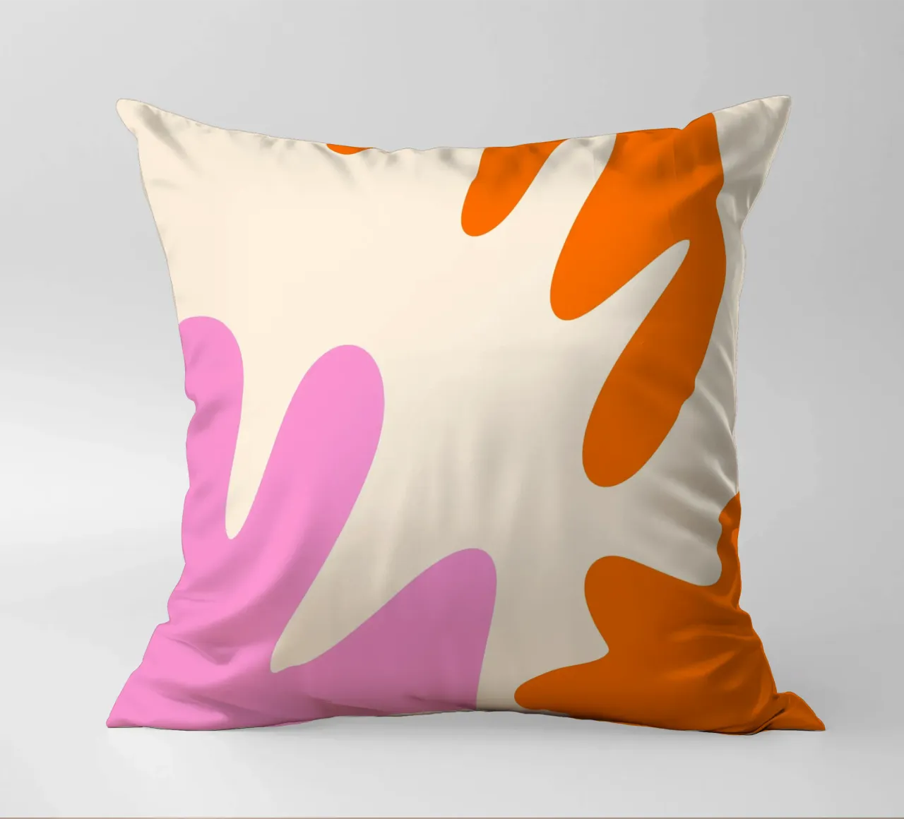 Forme astratte e moderne - rosa, arancione e crema cuscino da Wackapacka