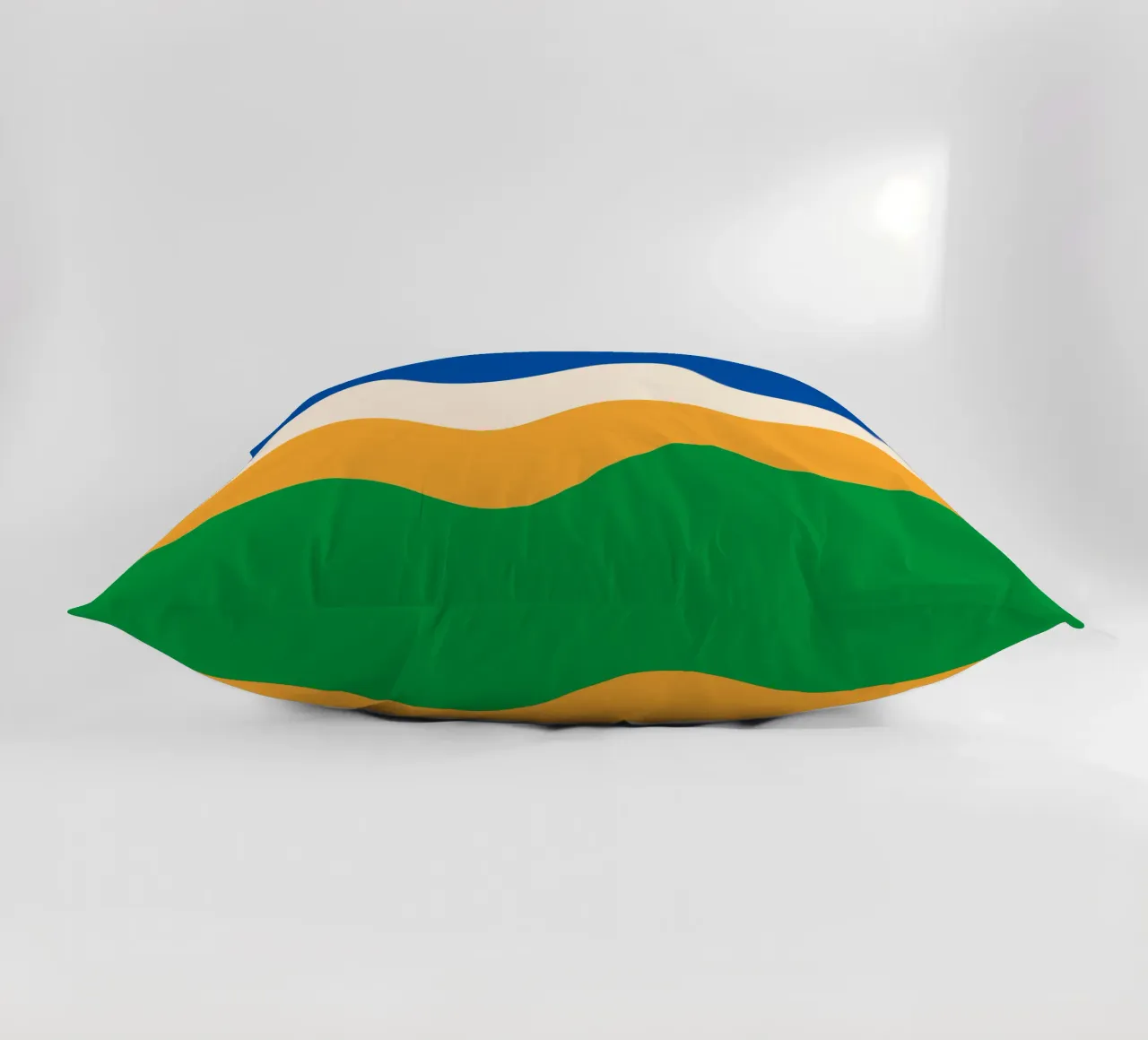 Forme astratte e moderne - blu, verde, giallo e crema cuscino da Wackapacka