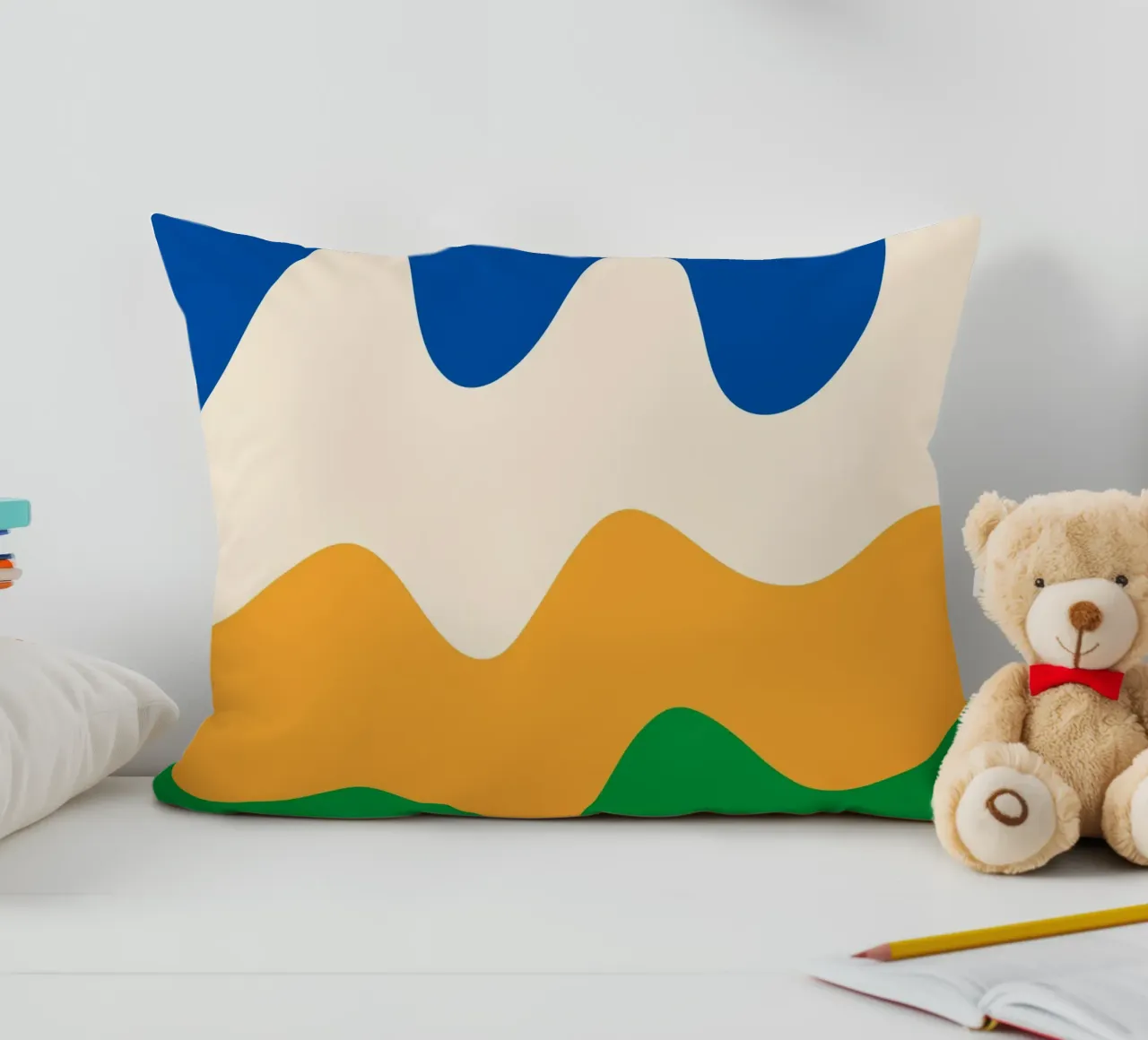 Forme astratte e moderne - blu, verde, giallo e crema cuscino da Wackapacka