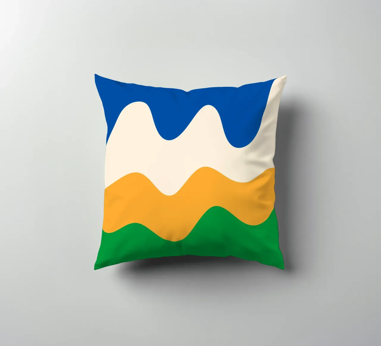 Forme astratte e moderne - blu, verde, giallo e crema cuscino da Wackapacka