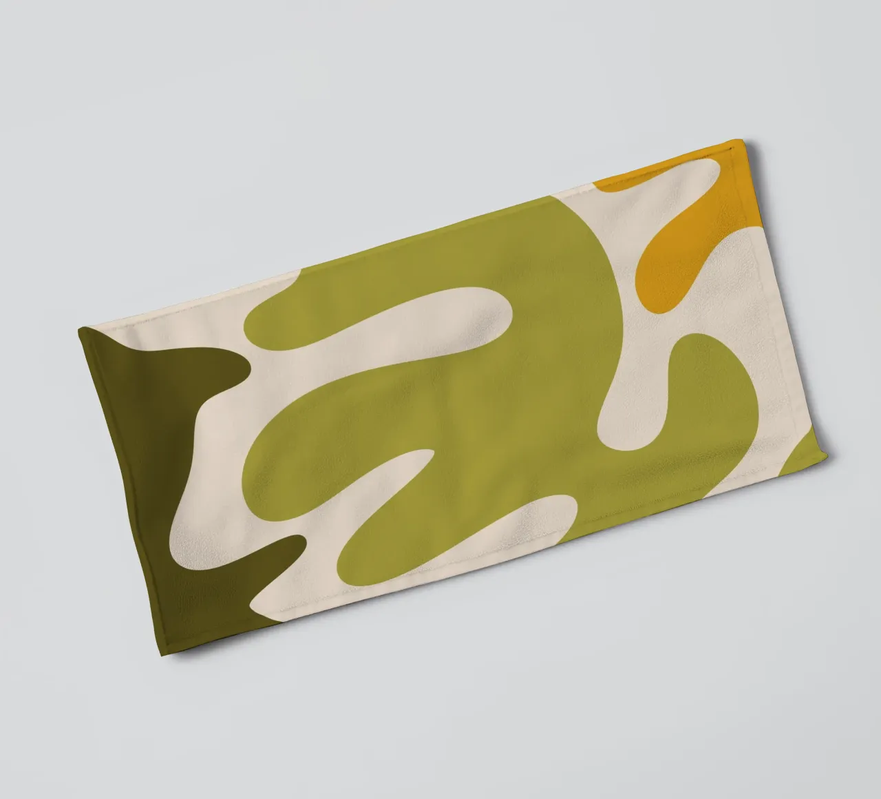 Formes abstraites modernes - vert, sauge, ocre, crème serviette de bain de Wackapacka