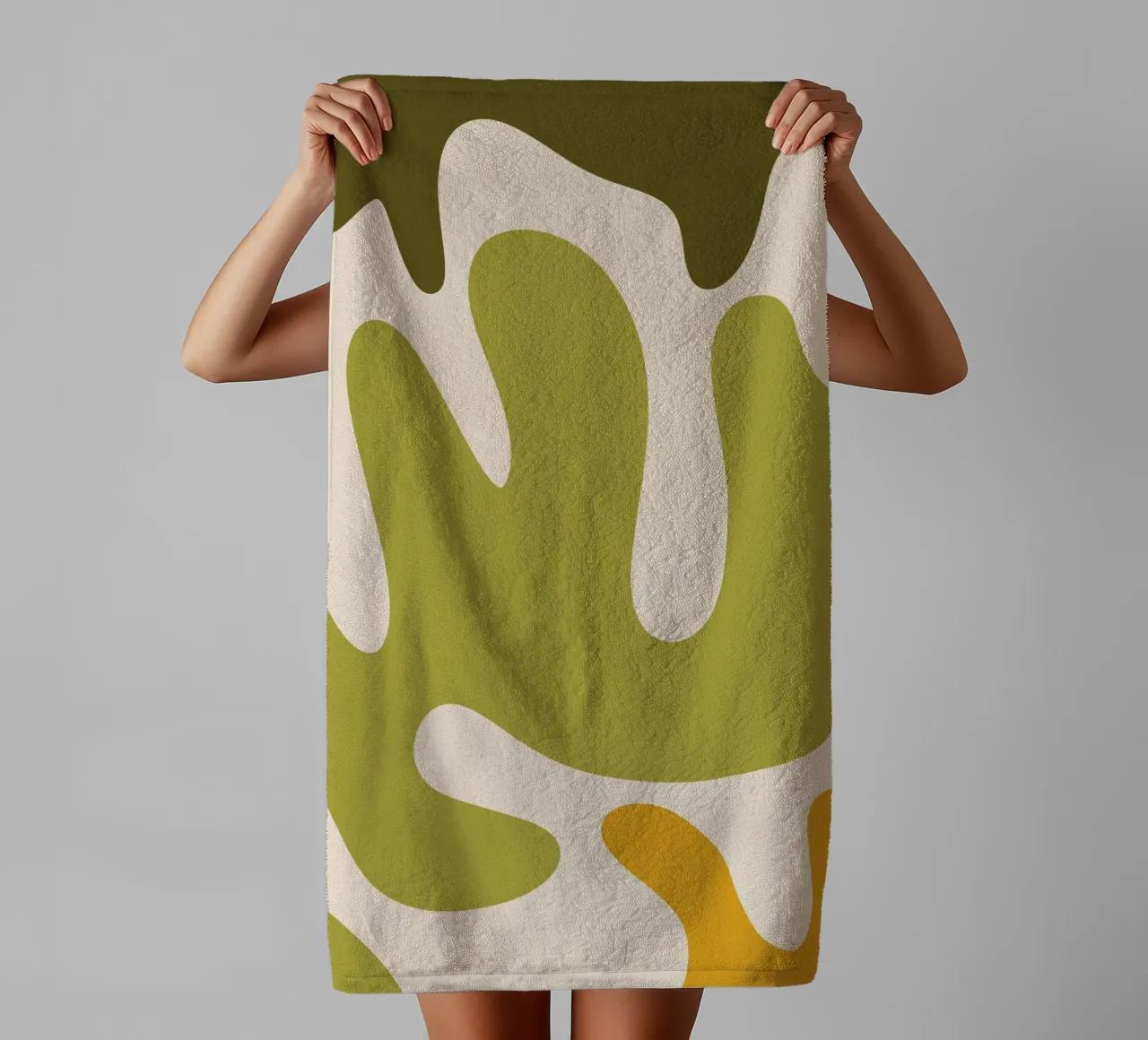 Formes abstraites modernes - vert, sauge, ocre, crème serviette de bain de Wackapacka